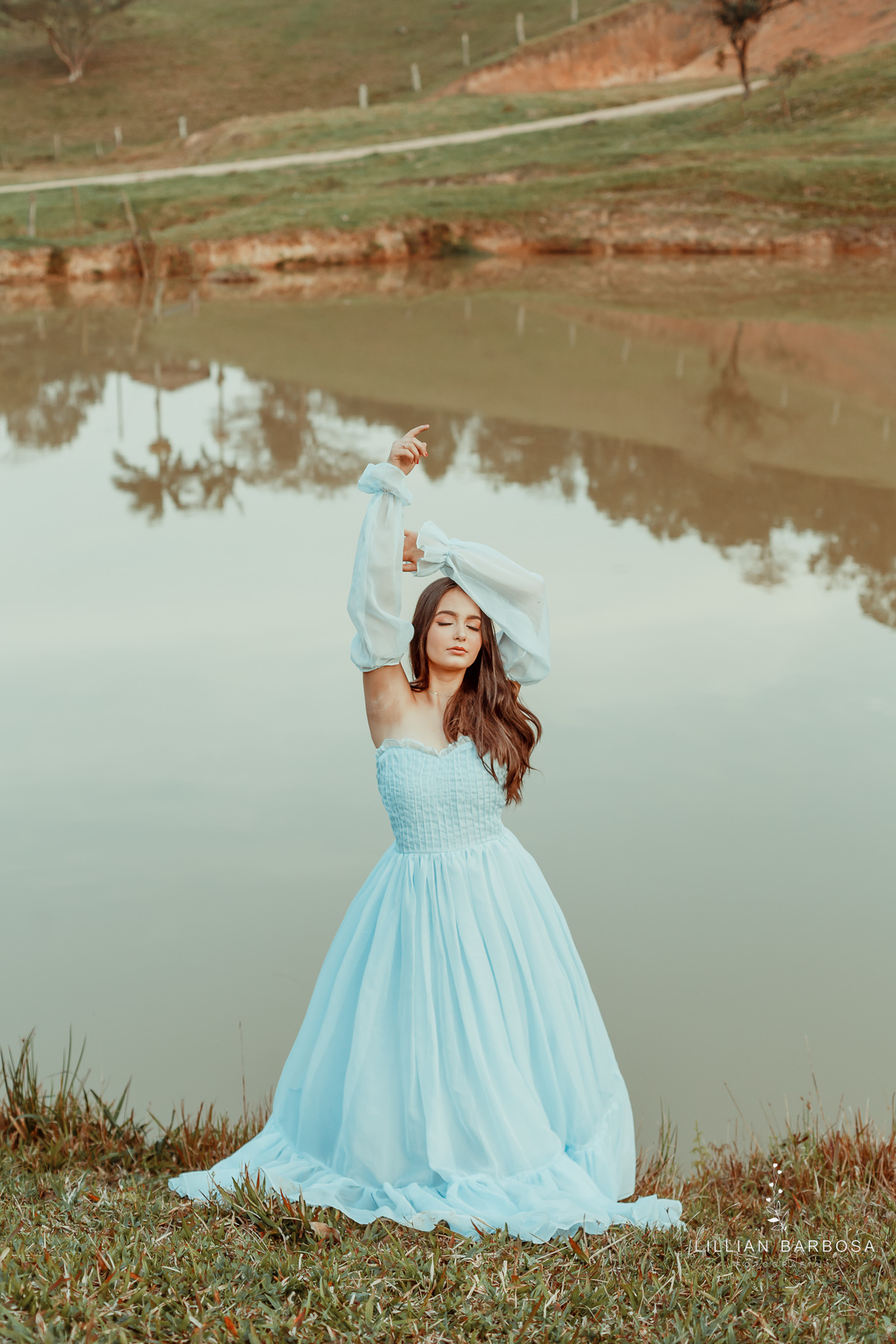menina-15anos-vestido-vestidoazul-lago-fifteen-lauromuller-fotógrafadesantacatarina-fotógrafosdesantacatarina-fotógrafadelauromuller-fotógrafosdelauromuller-fotógrafade15anos-fotógrafosde15anos-ensaiode15anos-bookde15anos