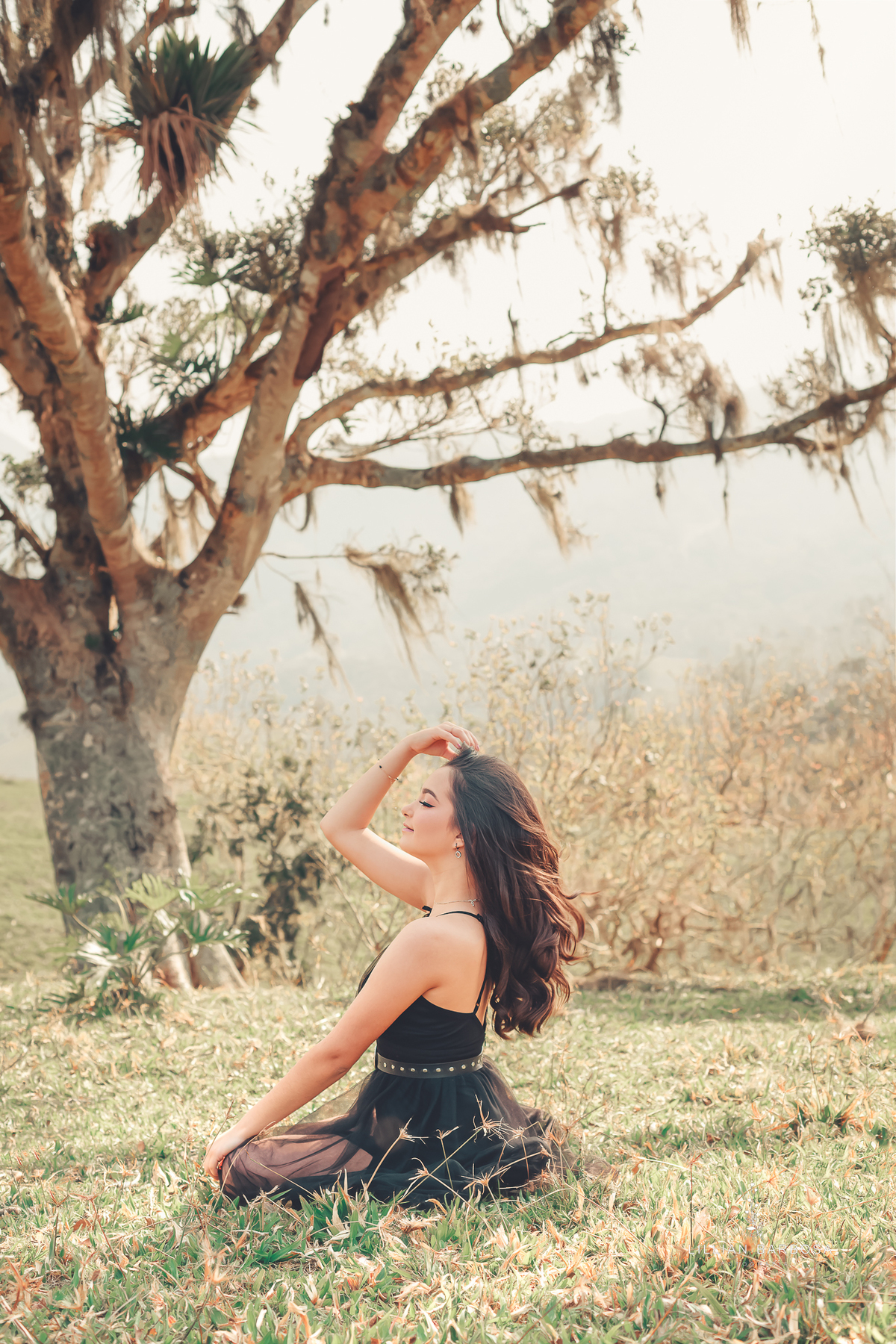 menina-15anos-vestidopreto-vestido-natureza-fifteen-fotógrafadesantacatarina-fotógrafosdesantacatarina-fotógrafadelauromuller-fotógrafosdelauromuller-fotógrafade15anos-fotógrafosde15anos-ensaiode15anos-bookde15anos