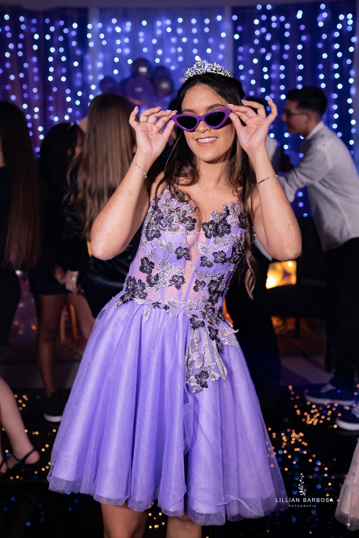 festa-de-15-anos-decoracao-roxa-vestido-de-15-anos-prata-debutante-2023-quinze-anos-fotografos-de-lauro-muller-fotografos-de-15-anos (54)