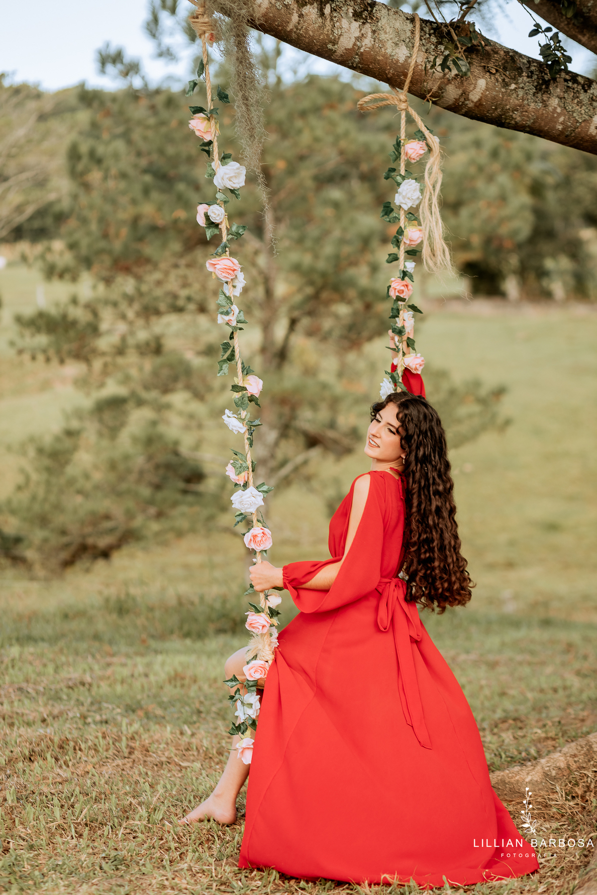 Gabriele-ensaio-15-anos-piquinique-violao-laguna-balanço-de-flor-praia-fotografa-de-lauro-muller- (1)