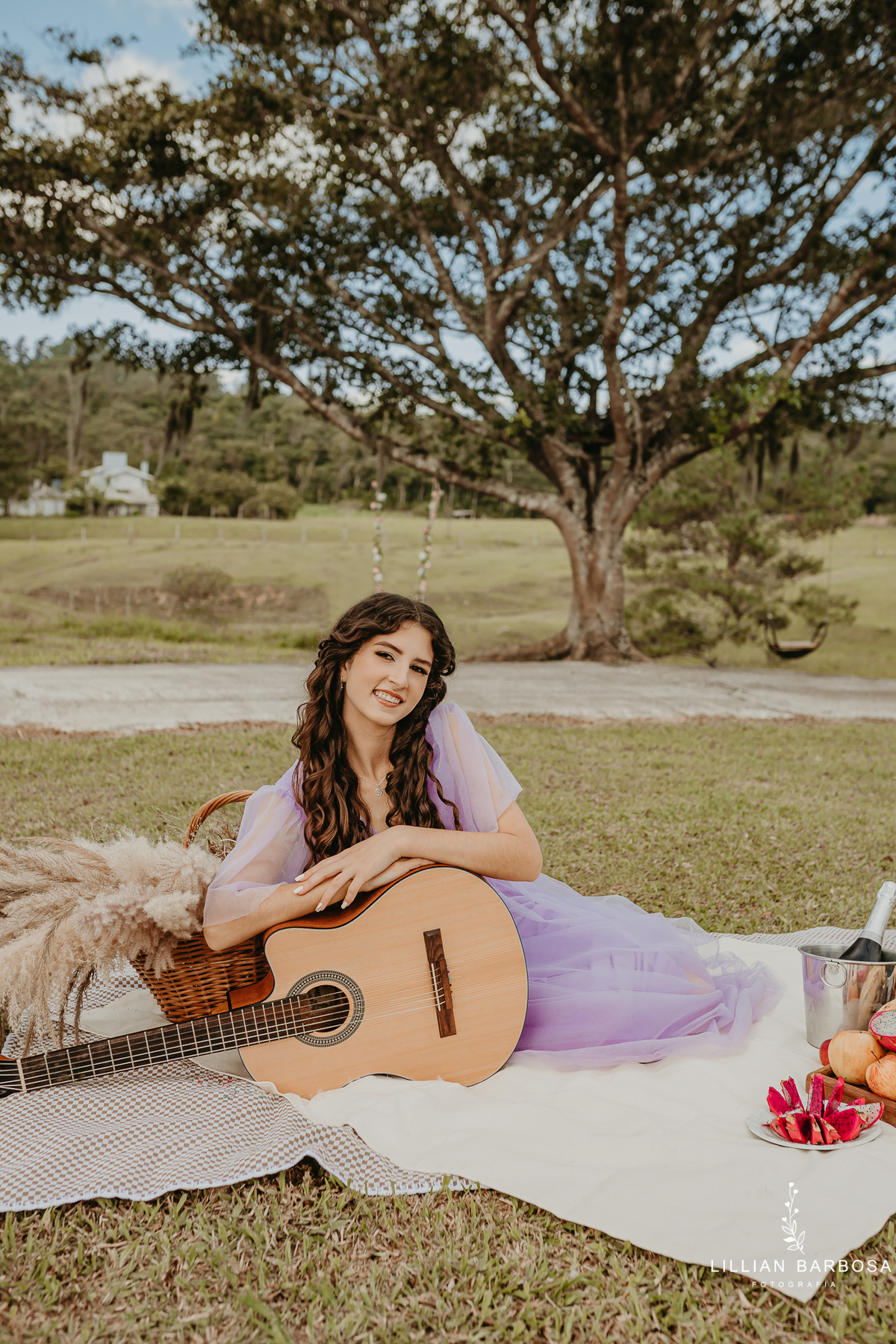Gabriele-ensaio-15-anos-piquinique-violao-laguna-balanço-de-flor-praia-fotografa-de-lauro-muller- (1)