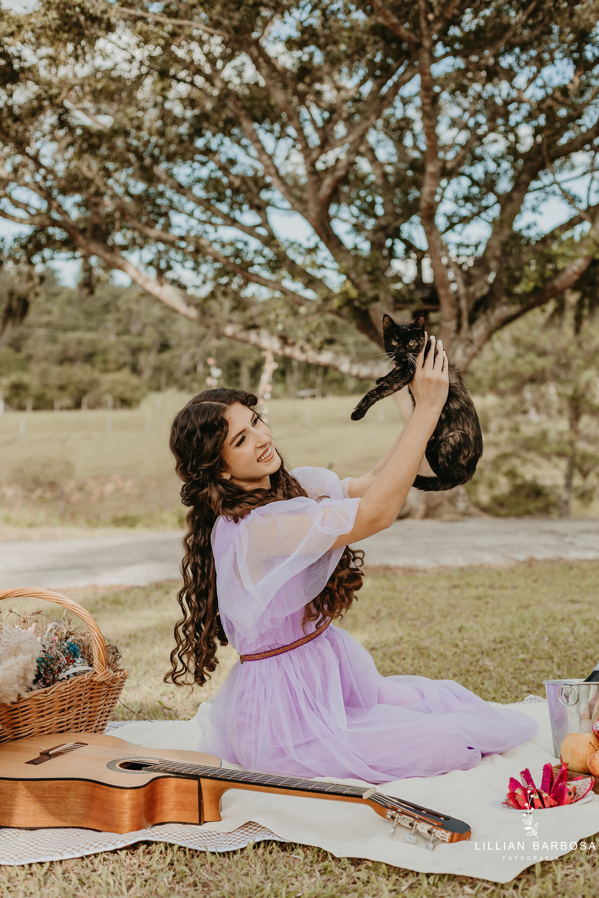 Gabriele-ensaio-15-anos-piquinique-violao-laguna-balanço-de-flor-praia-fotografa-de-lauro-muller- (1)