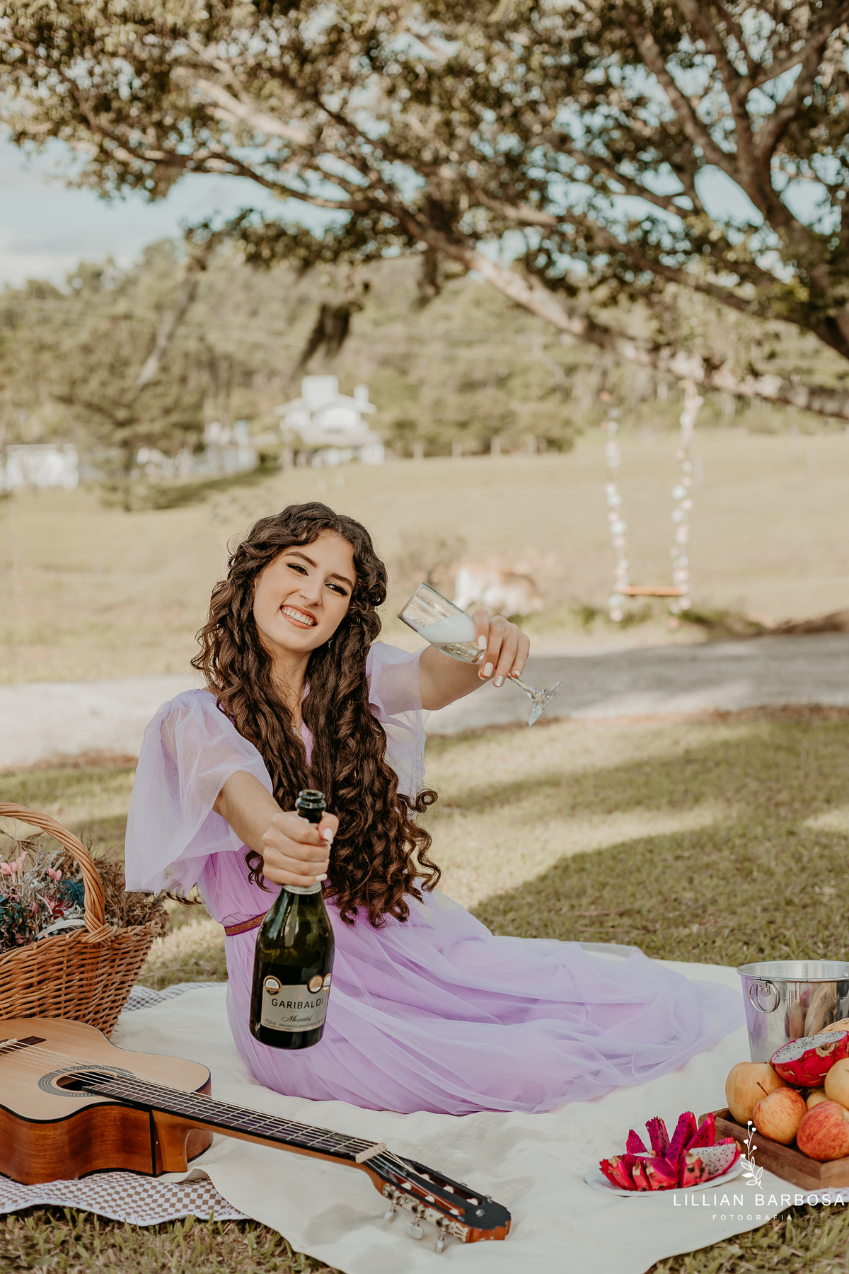 Gabriele-ensaio-15-anos-piquinique-violao-laguna-balanço-de-flor-praia-fotografa-de-lauro-muller- (1)