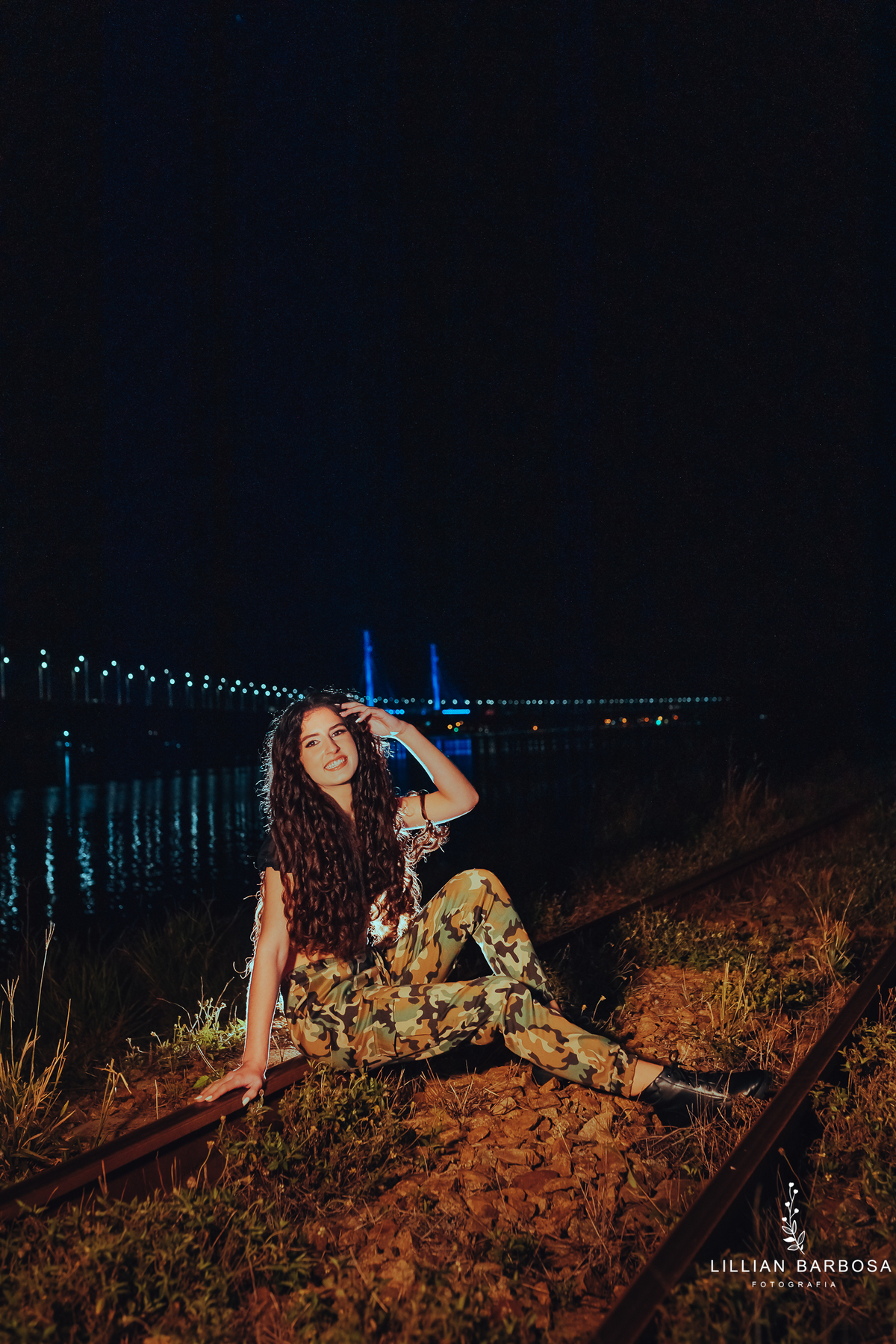 Gabriele-ensaio-15-anos-piquinique-violao-laguna-balanço-de-flor-praia-fotografa-de-lauro-muller- (1)