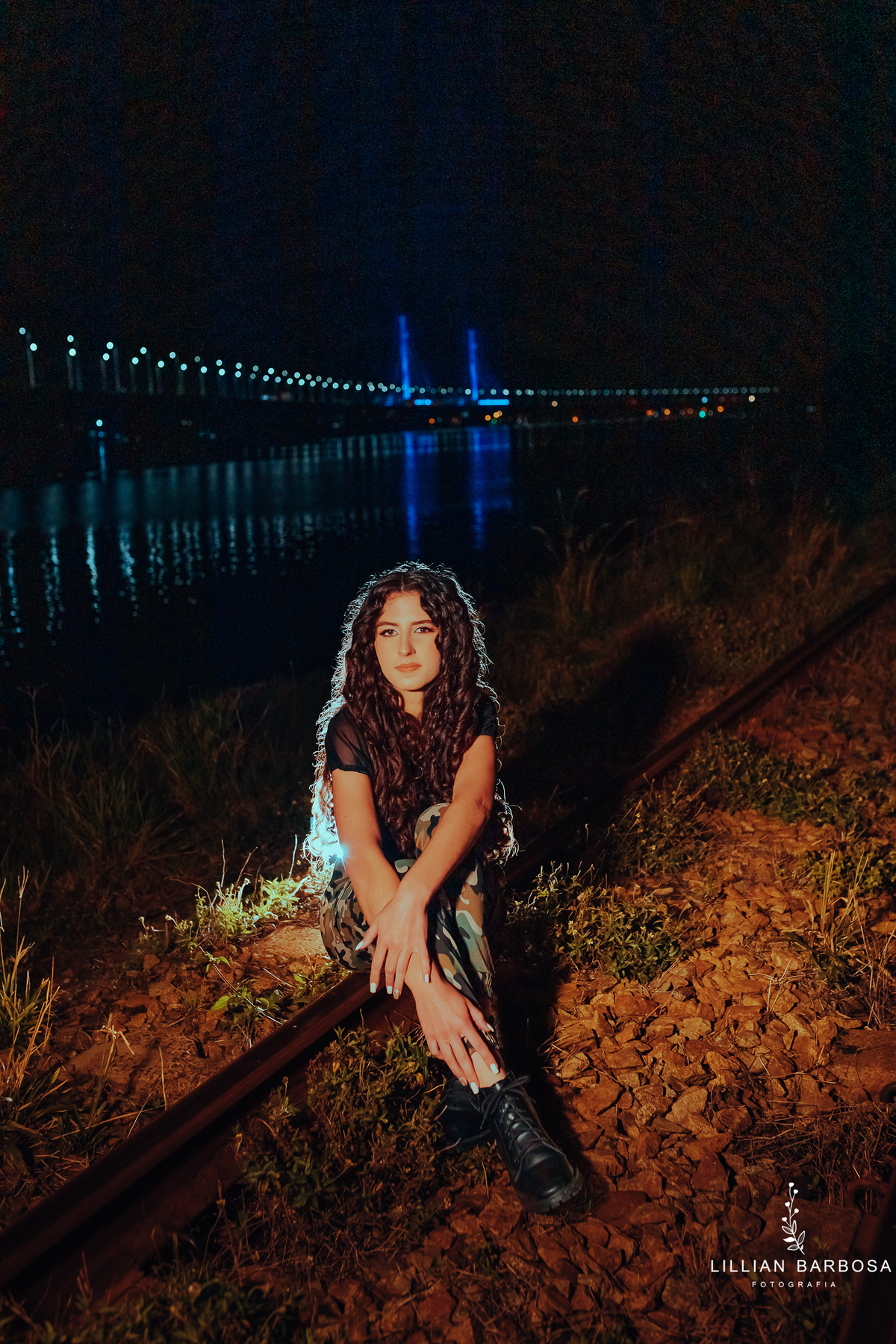 Gabriele-ensaio-15-anos-piquinique-violao-laguna-balanço-de-flor-praia-fotografa-de-lauro-muller- (1)