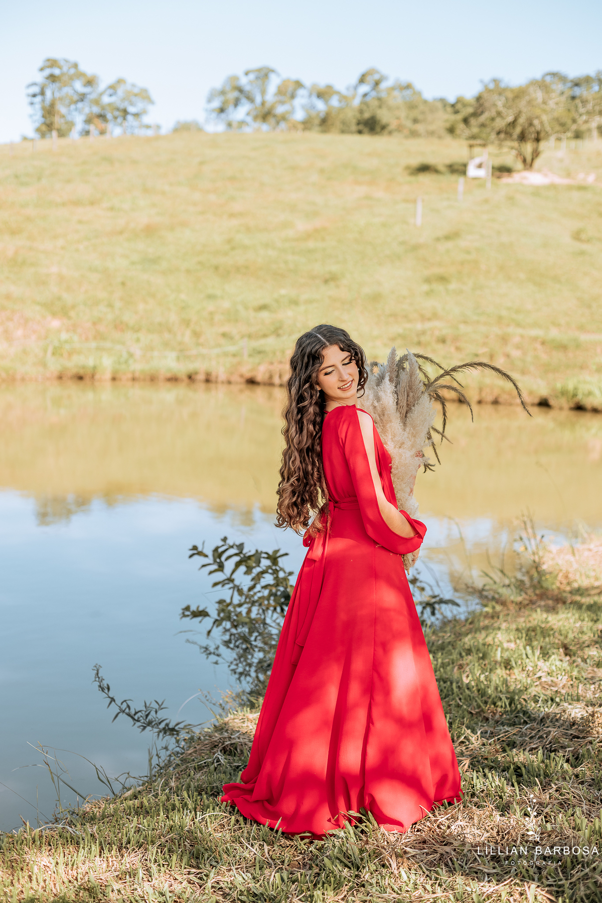 Gabriele-ensaio-15-anos-piquinique-violao-laguna-balanço-de-flor-praia-fotografa-de-lauro-muller- (1)