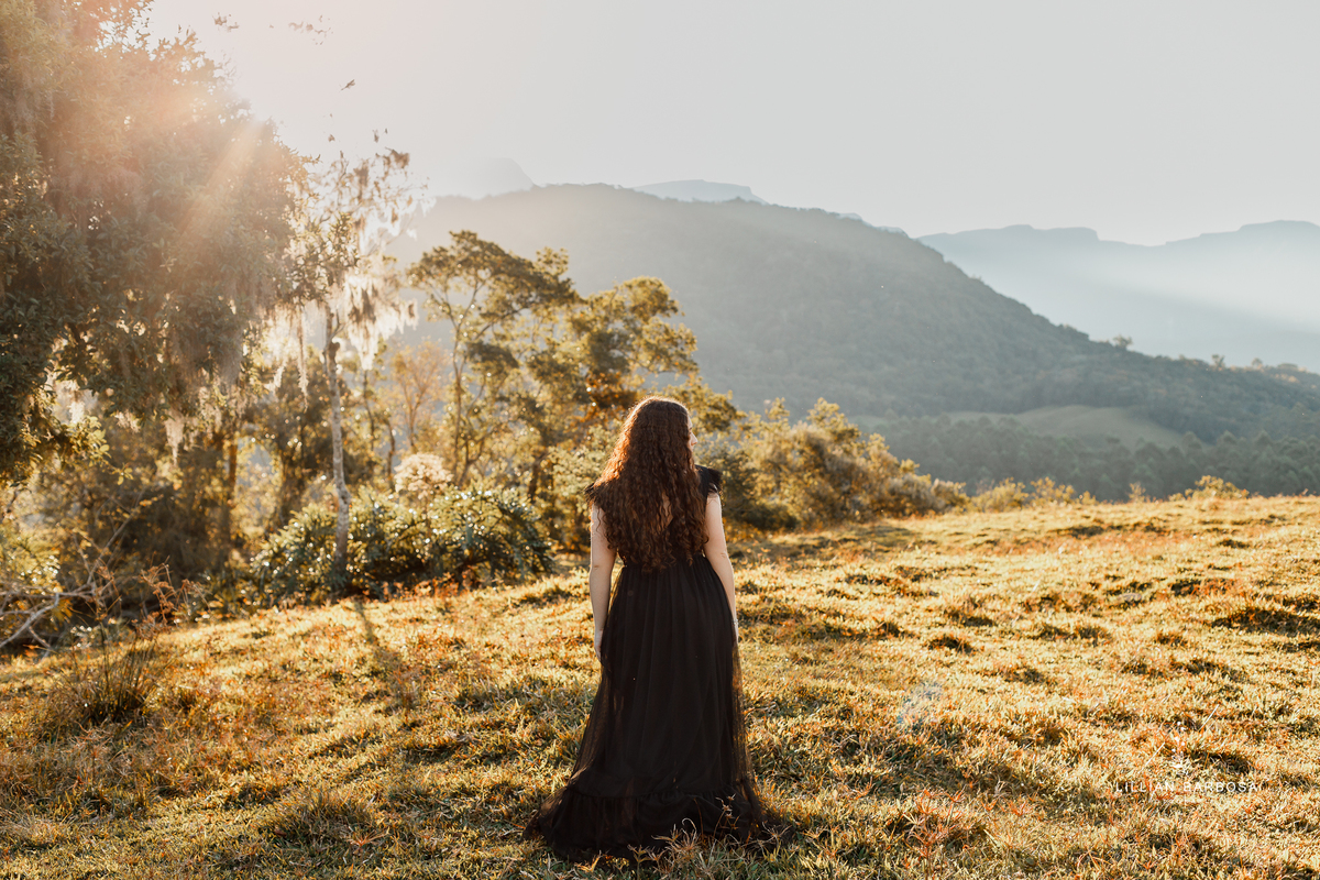 Ensaio-15-anos-ensaio-com-flores-por-do-sol-fotgrafa-de-lauro-muller