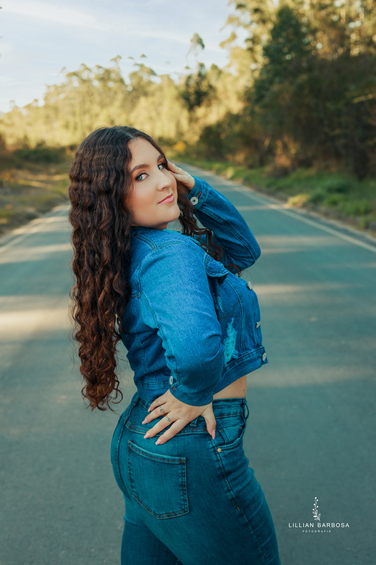 Ensaio-15-anos-ensaio-com-flores-por-do-sol-fotgrafa-de-lauro-muller