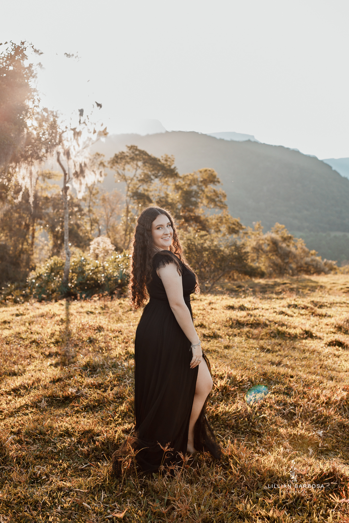 Ensaio-15-anos-ensaio-com-flores-por-do-sol-fotgrafa-de-lauro-muller