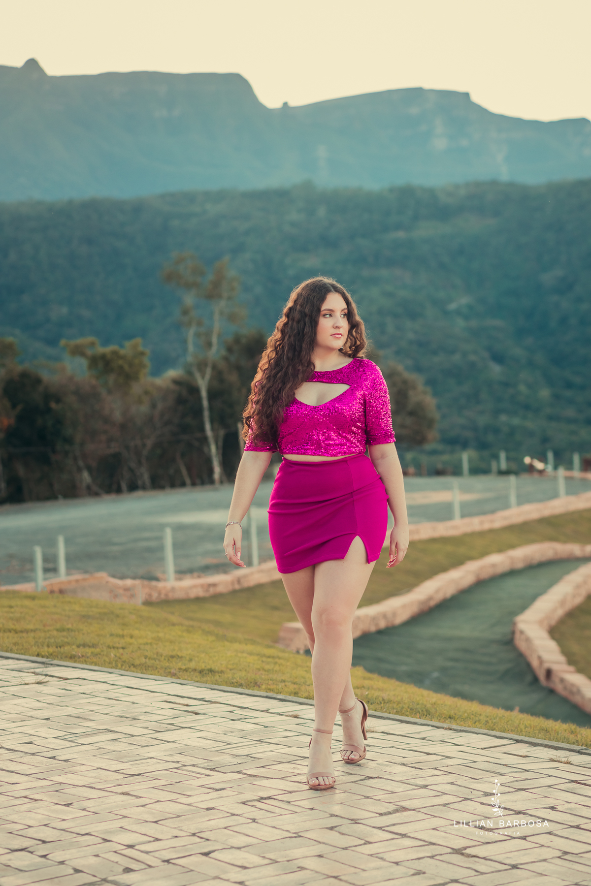 Ensaio-15-anos-ensaio-com-flores-por-do-sol-fotgrafa-de-lauro-muller