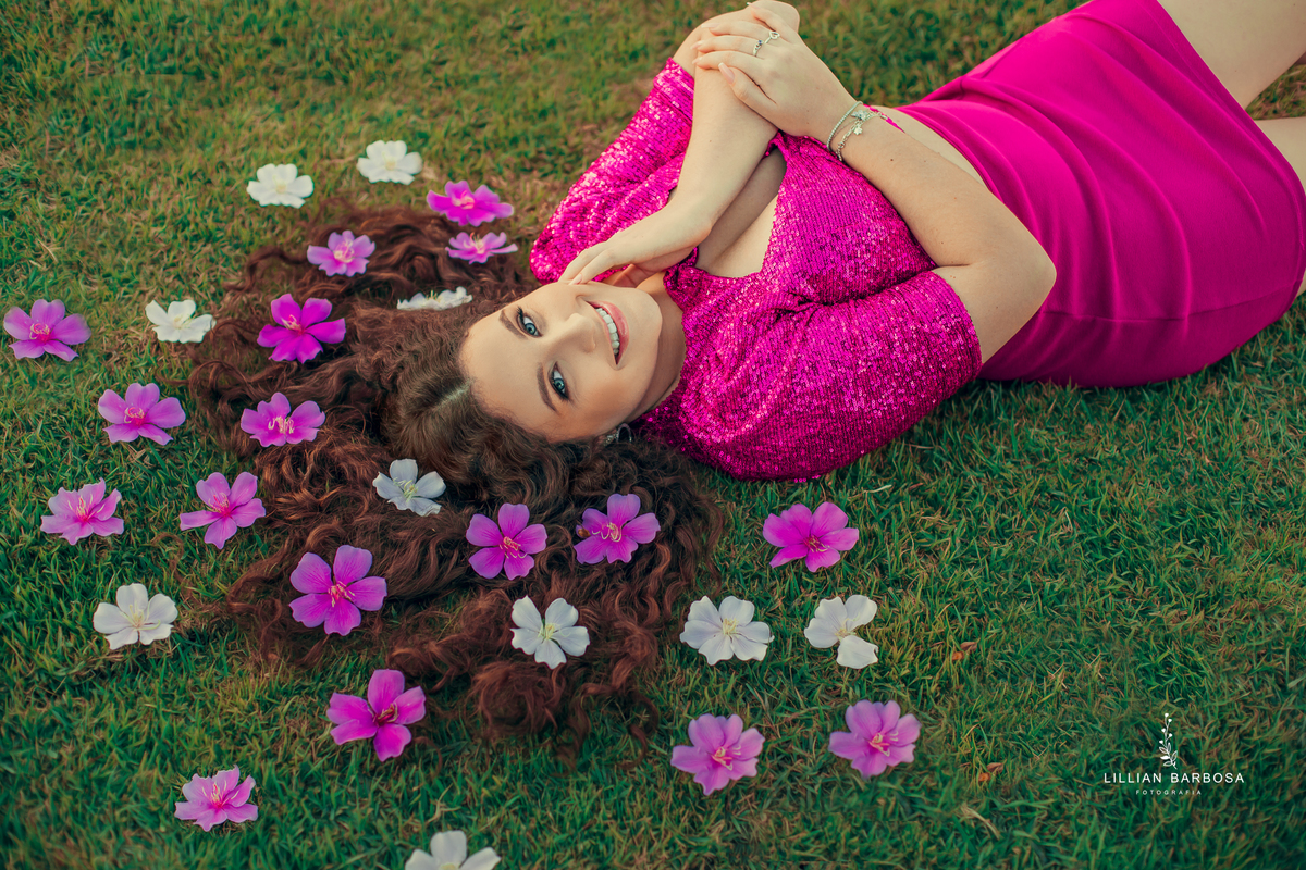 Ensaio-15-anos-ensaio-com-flores-por-do-sol-fotgrafa-de-lauro-muller