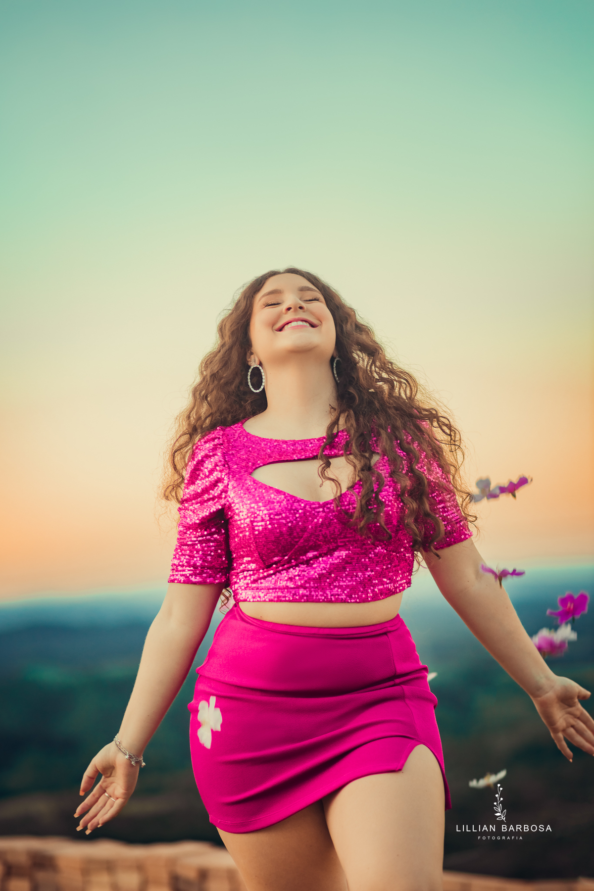 Ensaio-15-anos-ensaio-com-flores-por-do-sol-fotgrafa-de-lauro-muller