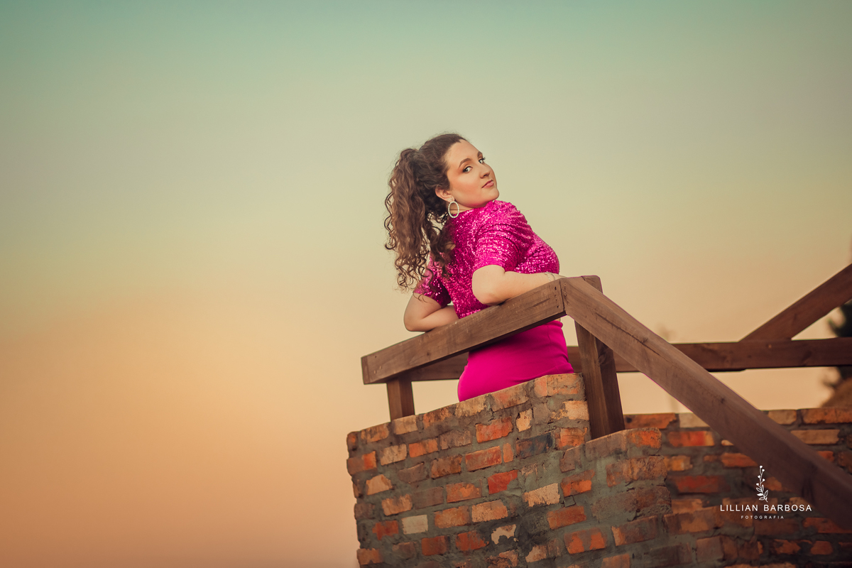 Ensaio-15-anos-ensaio-com-flores-por-do-sol-fotgrafa-de-lauro-muller