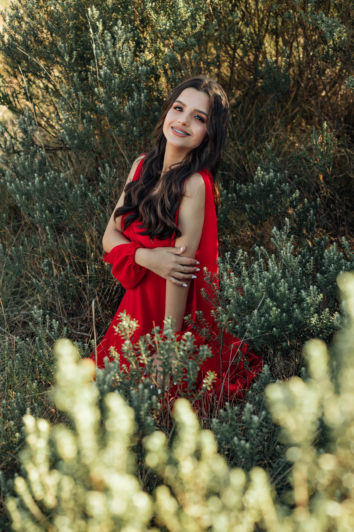 ensaio-de-quinze-anos-book-de-quinze-anos-no-por-do-sol-serra-do-rio-do-rastro-estrada-vestido vermelho-rose-cachoeira-vestido-bege-chapeu-marrom-fotografa-de-lauro-muller-santa-catarina-