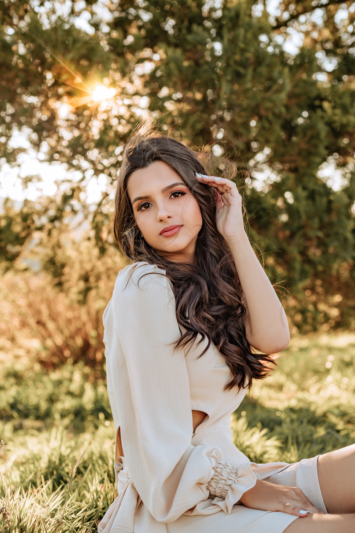 ensaio-de-quinze-anos-book-de-quinze-anos-no-por-do-sol-serra-do-rio-do-rastro-estrada-vestido vermelho-rose-cachoeira-vestido-bege-chapeu-marrom-fotografa-de-lauro-muller-santa-catarina-