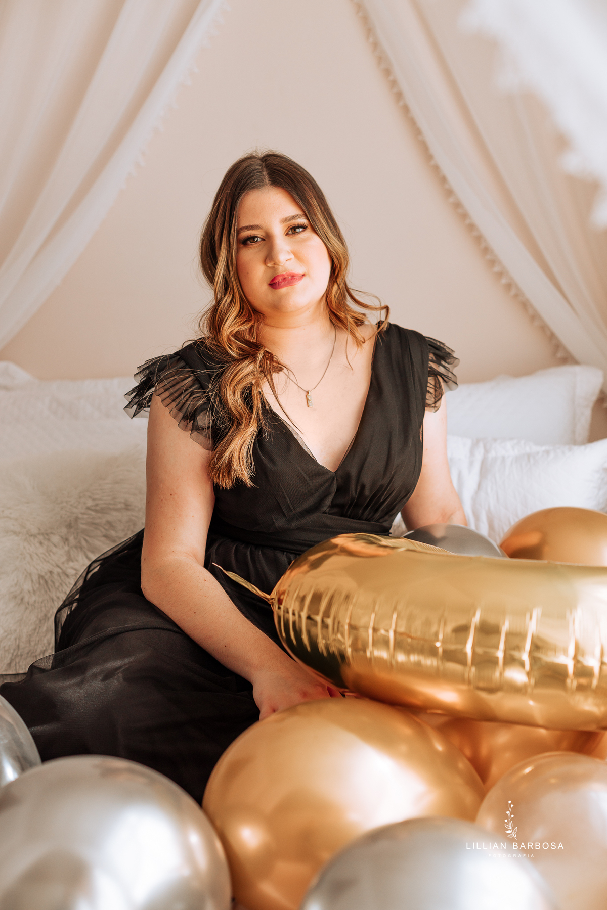 ensaio-de-quinze-anos-book-de-quinze-anos-no-atelie-daniela-nagel-com-cavalo-branco-mc-donalds--fotografa-de-lauro-muller-santa-catarina-