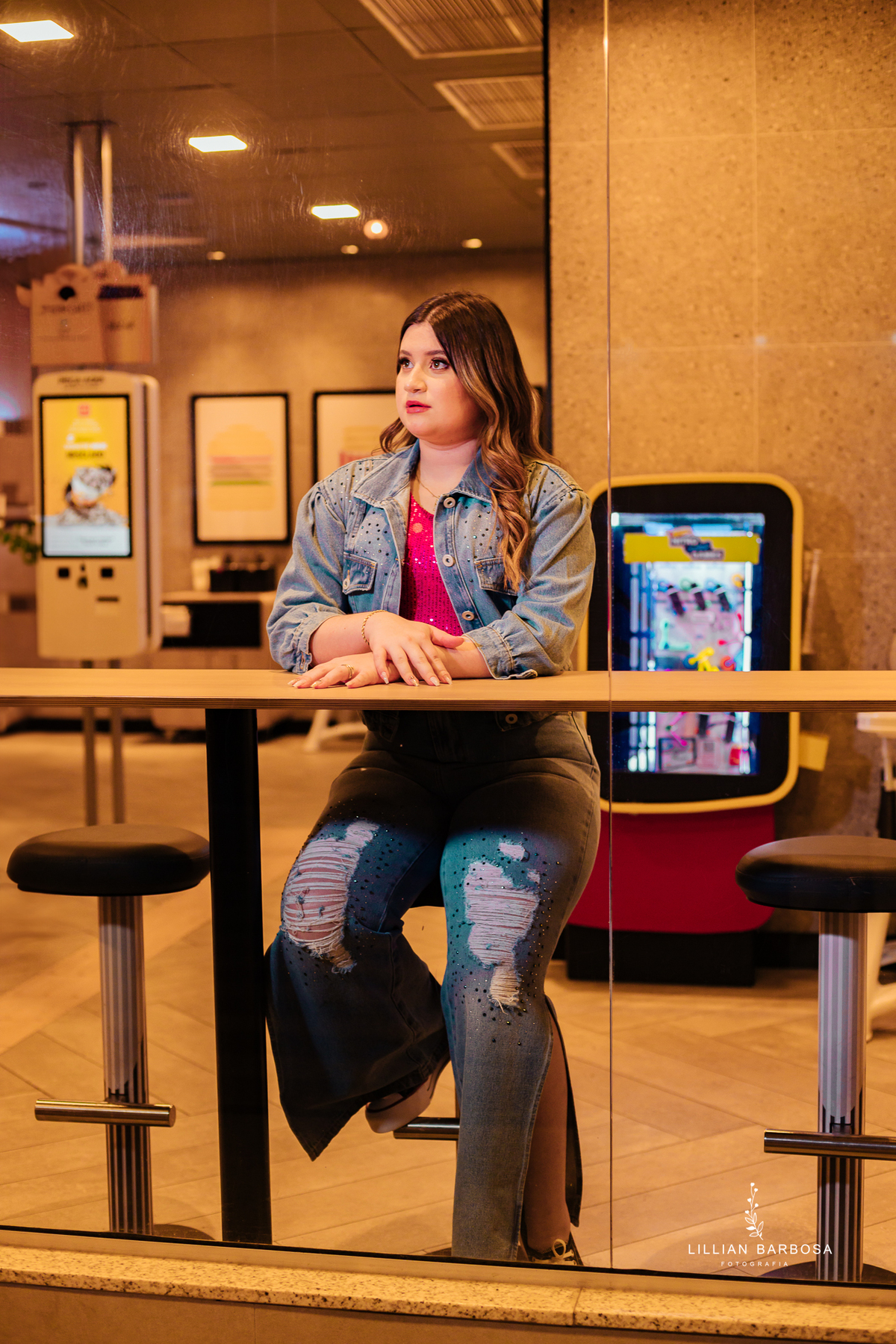 ensaio-de-quinze-anos-book-de-quinze-anos-no-atelie-daniela-nagel-com-cavalo-branco-mc-donalds--fotografa-de-lauro-muller-santa-catarina-