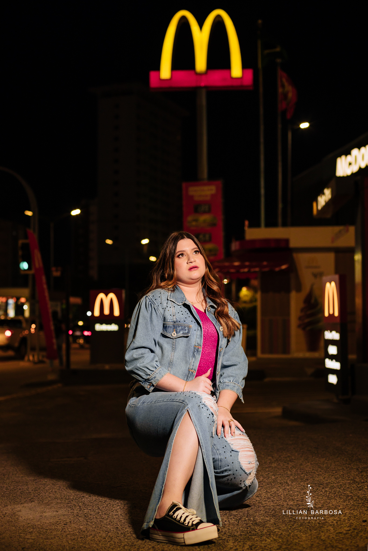 ensaio-de-quinze-anos-book-de-quinze-anos-no-atelie-daniela-nagel-com-cavalo-branco-mc-donalds--fotografa-de-lauro-muller-santa-catarina-