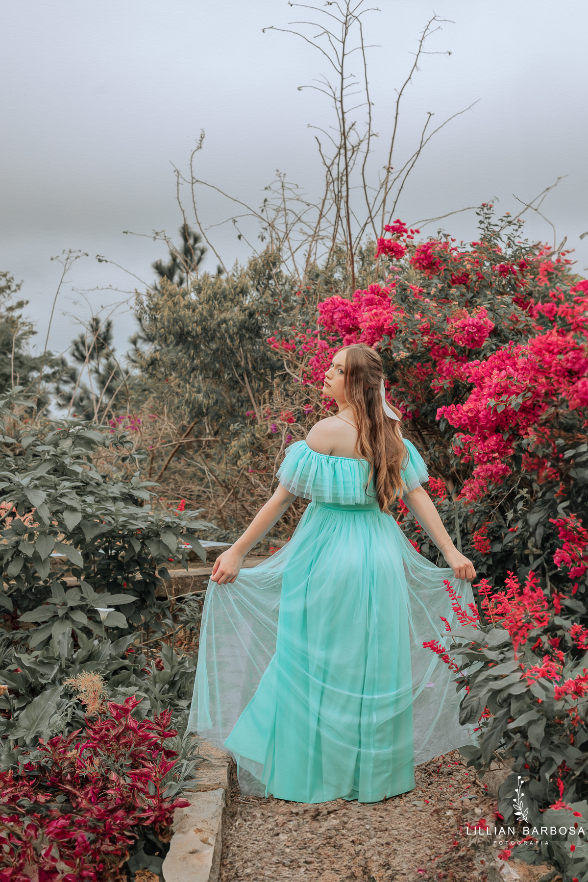 ensaio-de-quinze-anos-book-de-quinze-anos-castelo-belvedere-castelo-treze-de-maio-vestido-rosa-barbie-floresta-fotografa-de-lauro-muller-santa-catar