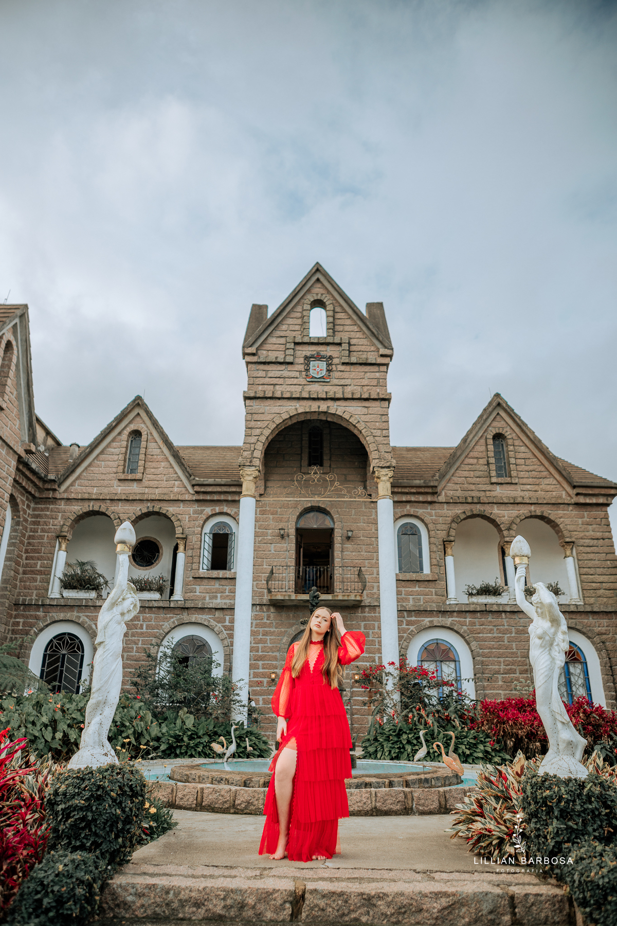 ensaio-de-quinze-anos-book-de-quinze-anos-castelo-belvedere-castelo-treze-de-maio-vestido-rosa-barbie-floresta-fotografa-de-lauro-muller-santa-catarina-