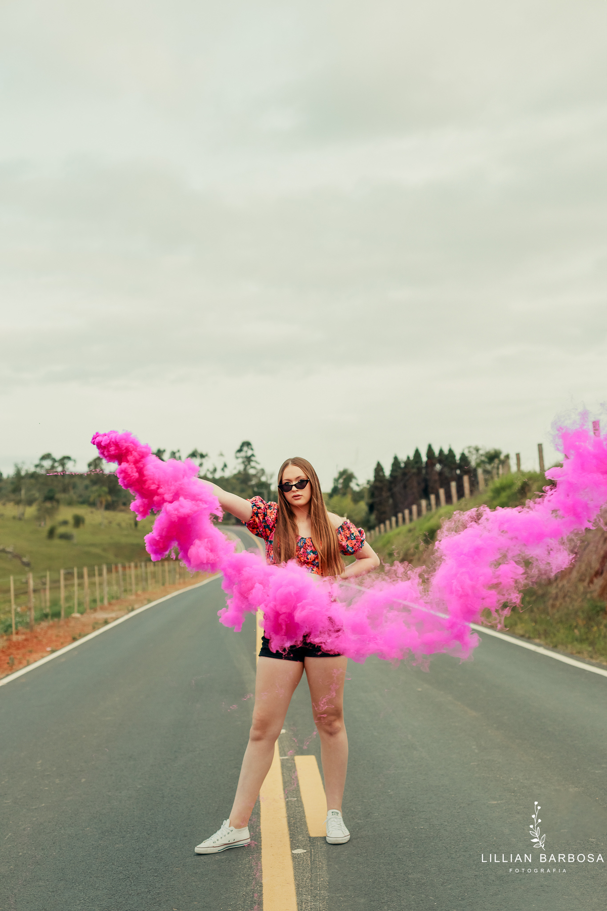 ensaio-de-quinze-anos-book-de-quinze-anos-castelo-belvedere-castelo-treze-de-maio-vestido-rosa-barbie-floresta-fotografa-de-lauro-muller-santa-catarina-