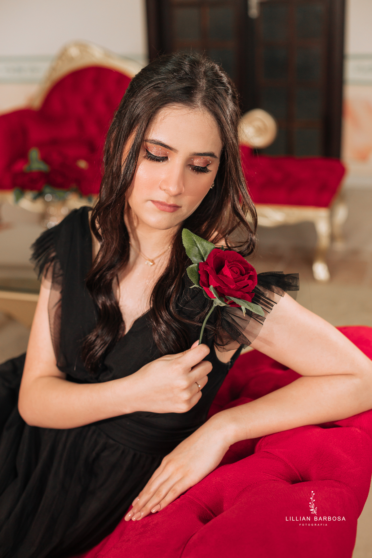 ensaio-15-anos-no-castelo-flores-vestido azul-preto-bege-em-nova-veneza-fotografa-de-lauro-muller-santa-catarina- 