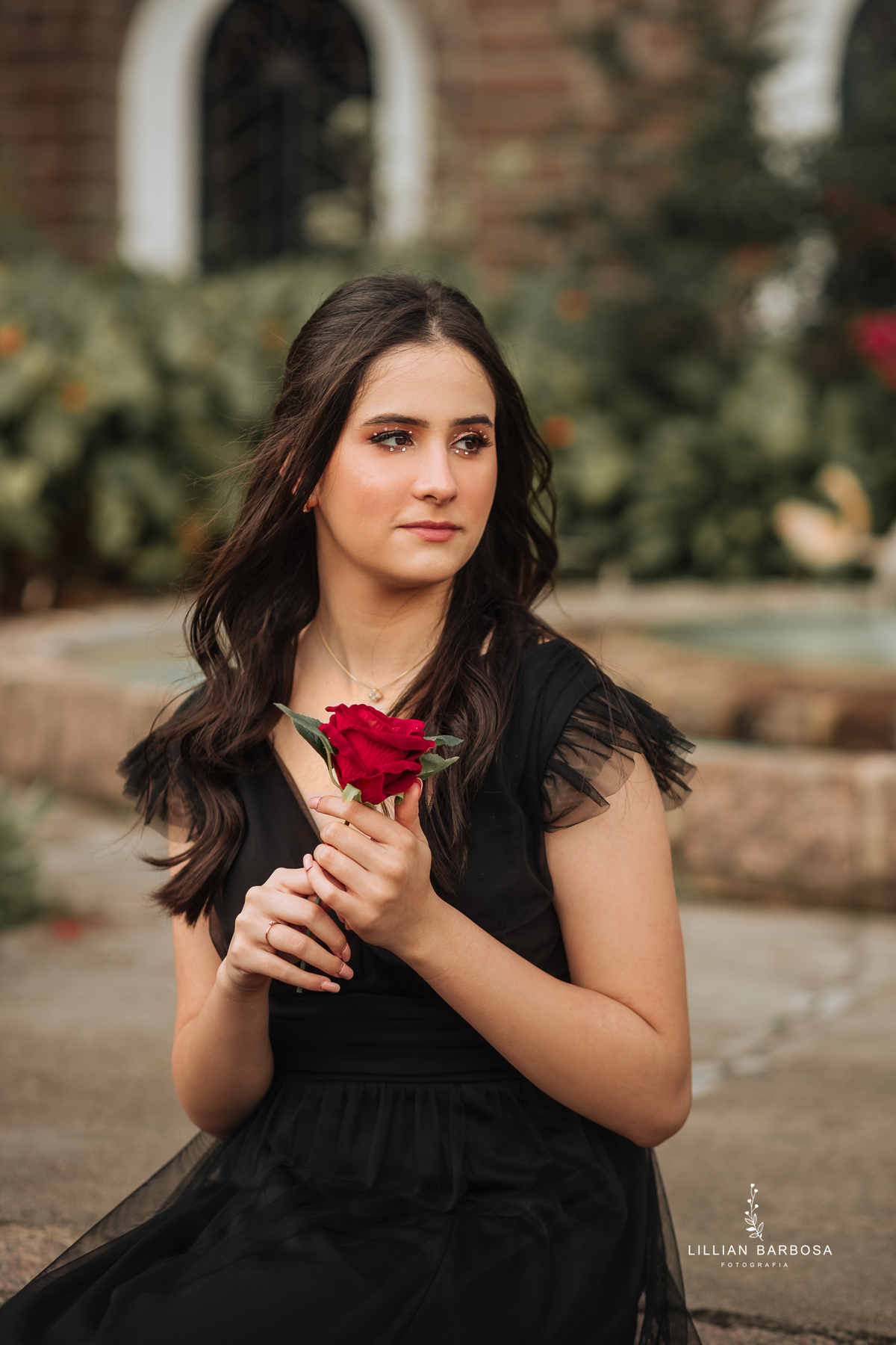 ensaio-15-anos-no-castelo-flores-vestido azul-preto-bege-em-nova-veneza-fotografa-de-lauro-muller-santa-catarina- 