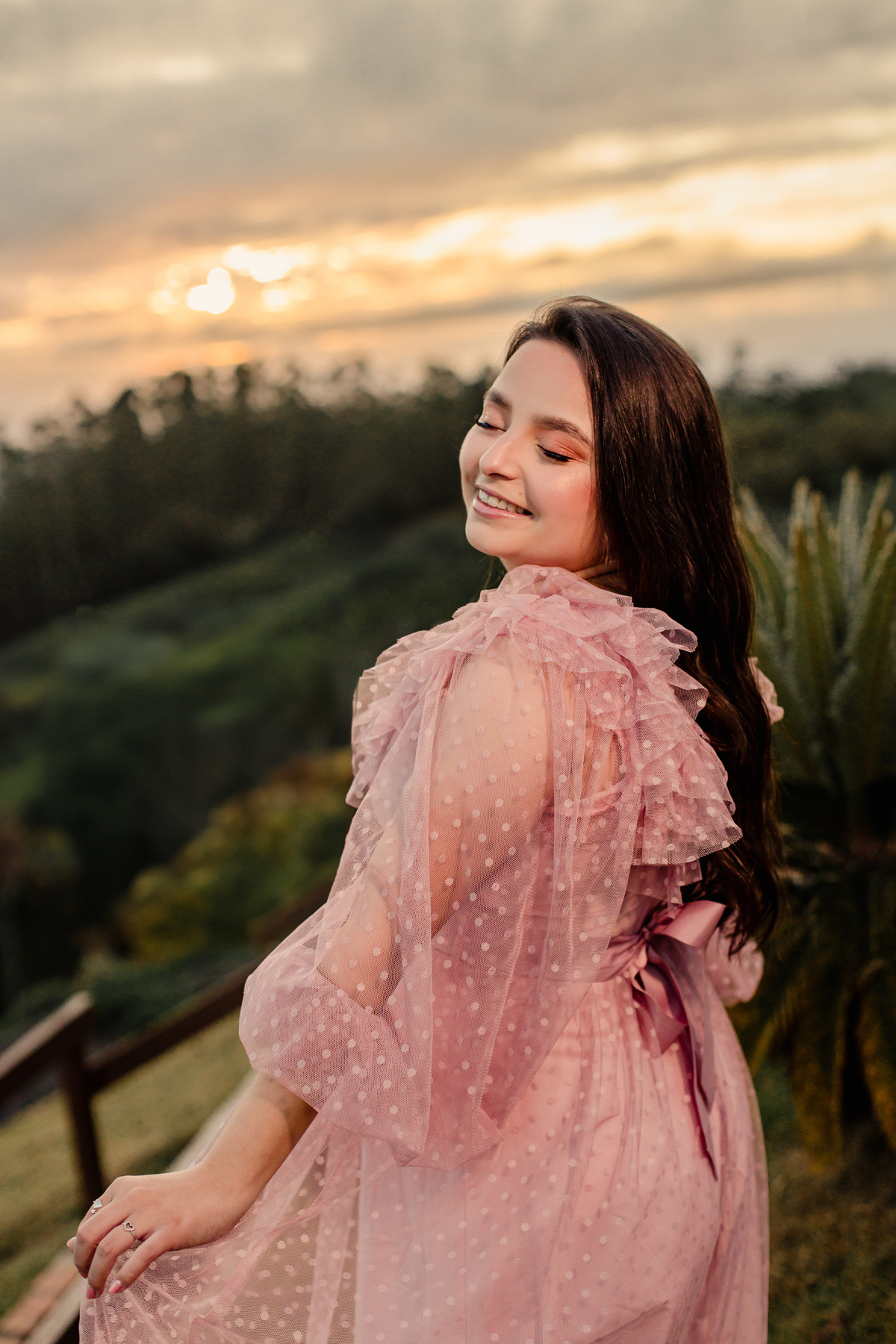 ensaio-pessoal-de21-anos-nascer-do-sol-flores-balanço-bliblia-fotografa -de-Lauro Muller-santa-catarina