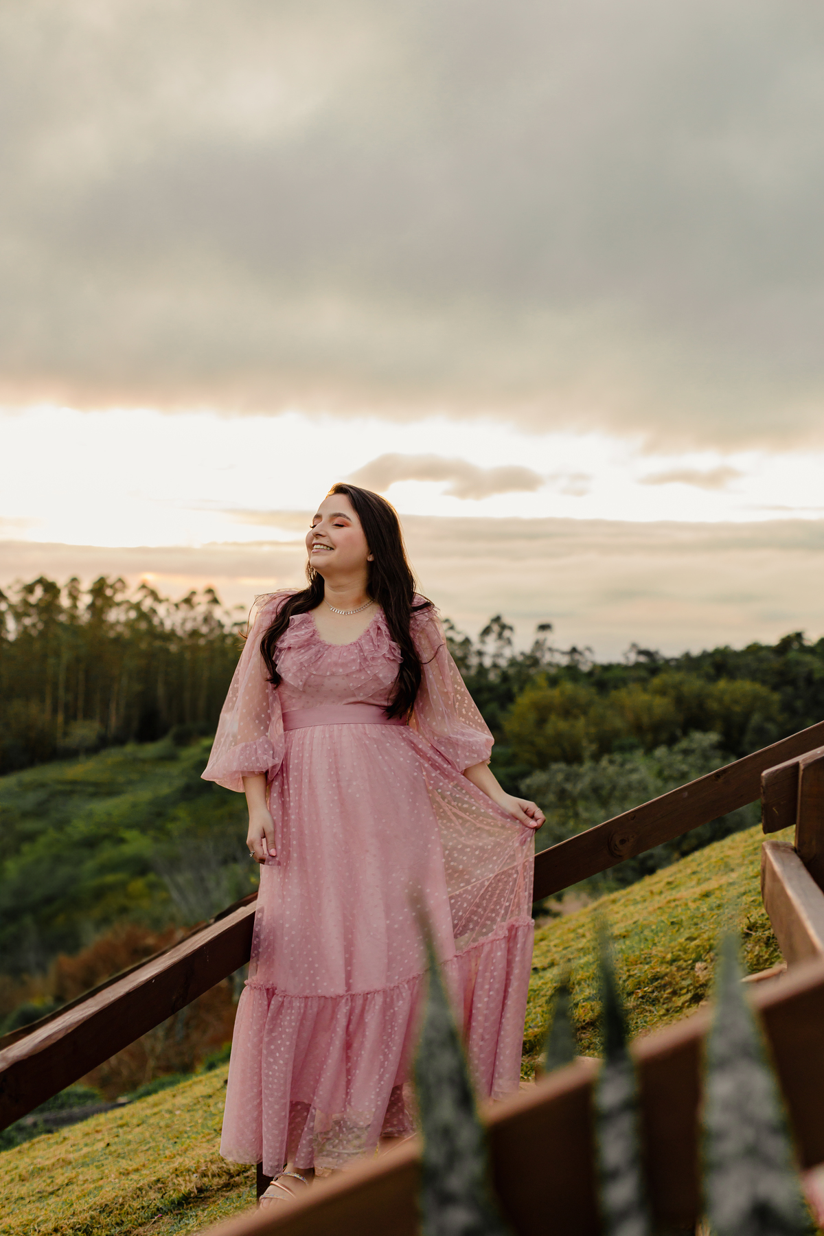 ensaio-pessoal-de21-anos-nascer-do-sol-flores-balanço-bliblia-fotografa -de-Lauro Muller-santa-catarina