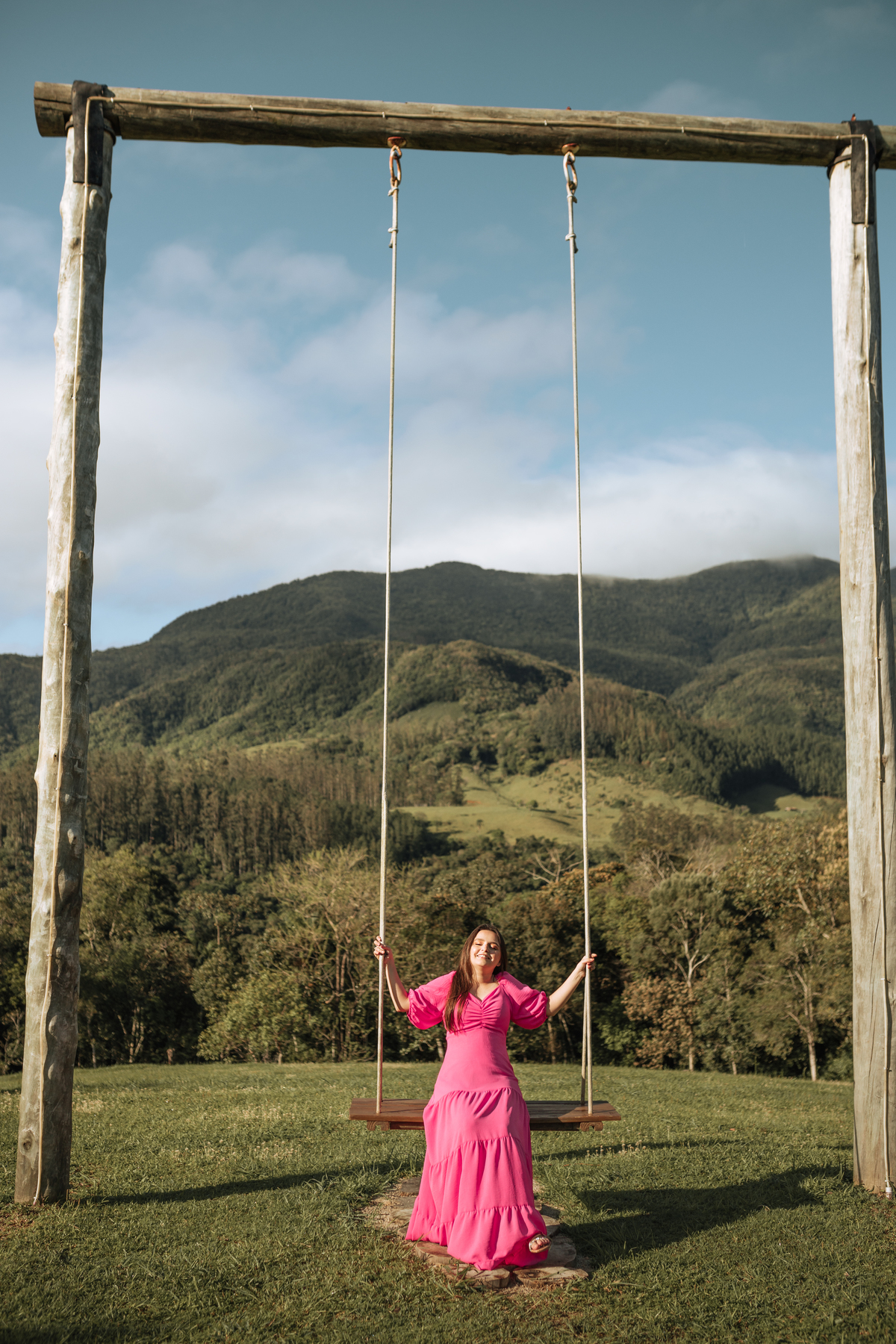 ensaio-pessoal-de21-anos-nascer-do-sol-flores-balanço-bliblia-fotografa -de-Lauro Muller-santa-catarina