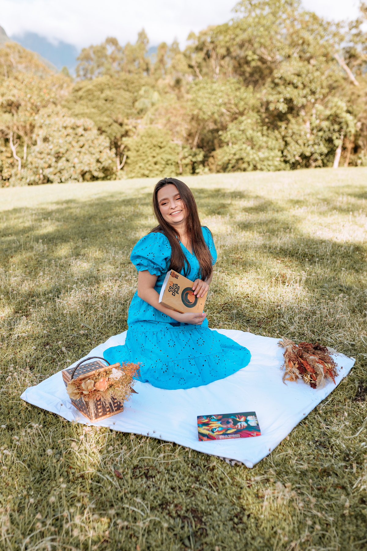 ensaio-pessoal-de21-anos-nascer-do-sol-flores-balanço-bliblia-fotografa -de-Lauro Muller-santa-catarina