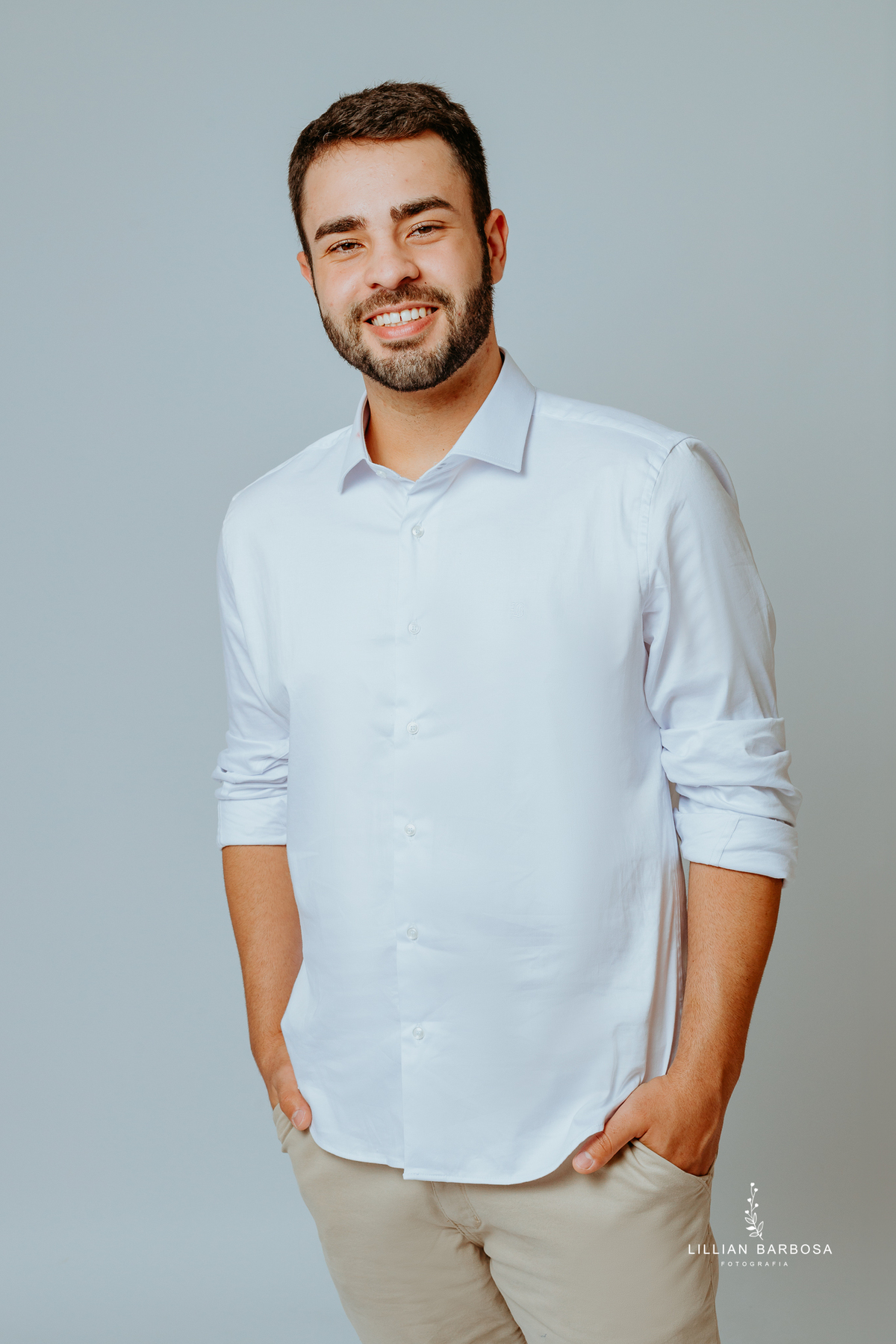 ensaio-casal-no-estudio-com looks-brancos-e-pretos-fotografa-lillian-barboza-de-lauro-muller-santa-catarina