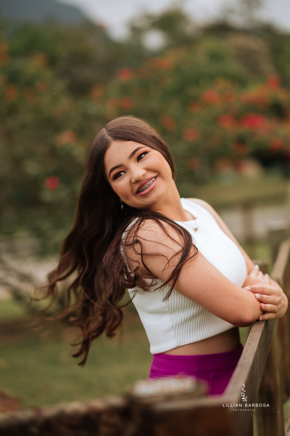 ensaio-de-15-anos-na floresta-vestido-vermelho-rosa-balanço-piscina-vestido-book-de15anos-debutante-fotografa-de-lauro-muller-lillian-barbosa- 
