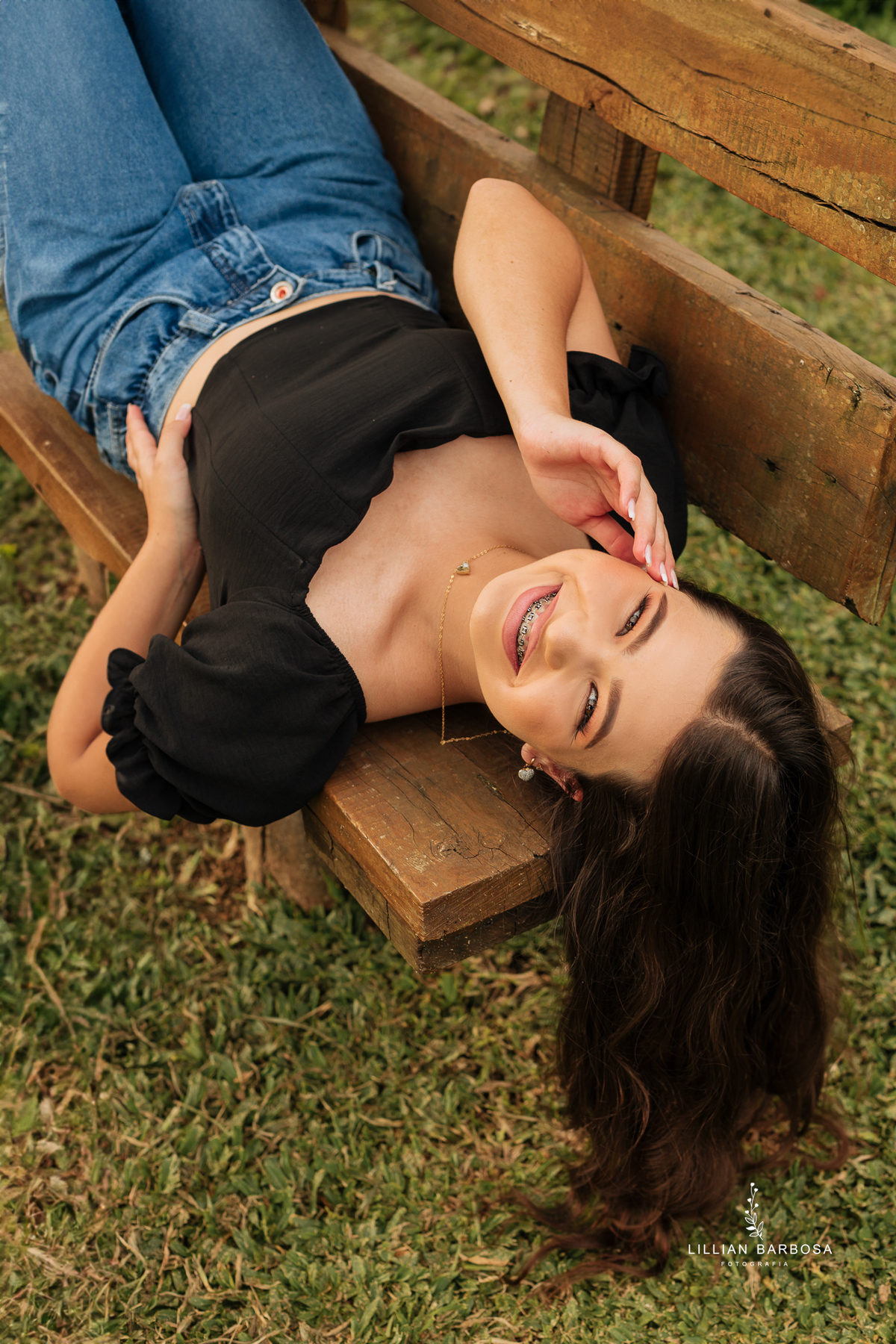 ensaio-de-15-anos-na floresta-vestido-vermelho-rosa-balanço-piscina-vestido-book-de15anos-debutante-fotografa-de-lauro-muller-lillian-barbosa- 