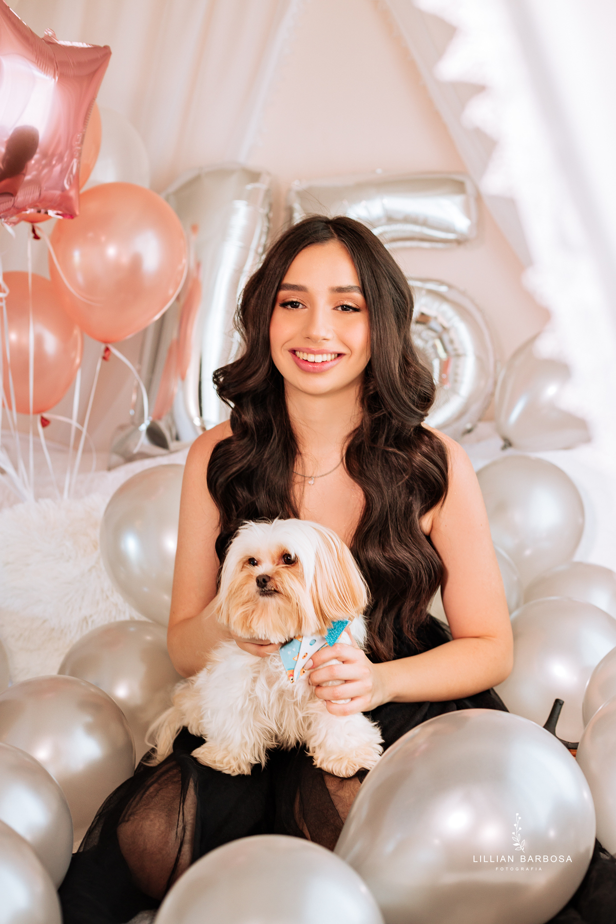 ensaio-de-quinze-anos-Atelie-daniela-nagel-serra-do-rio-do-rastro-vestido azul-preto-rosa-balanço-com-flores-fotografa-de-lauro-muller-santa-catarina