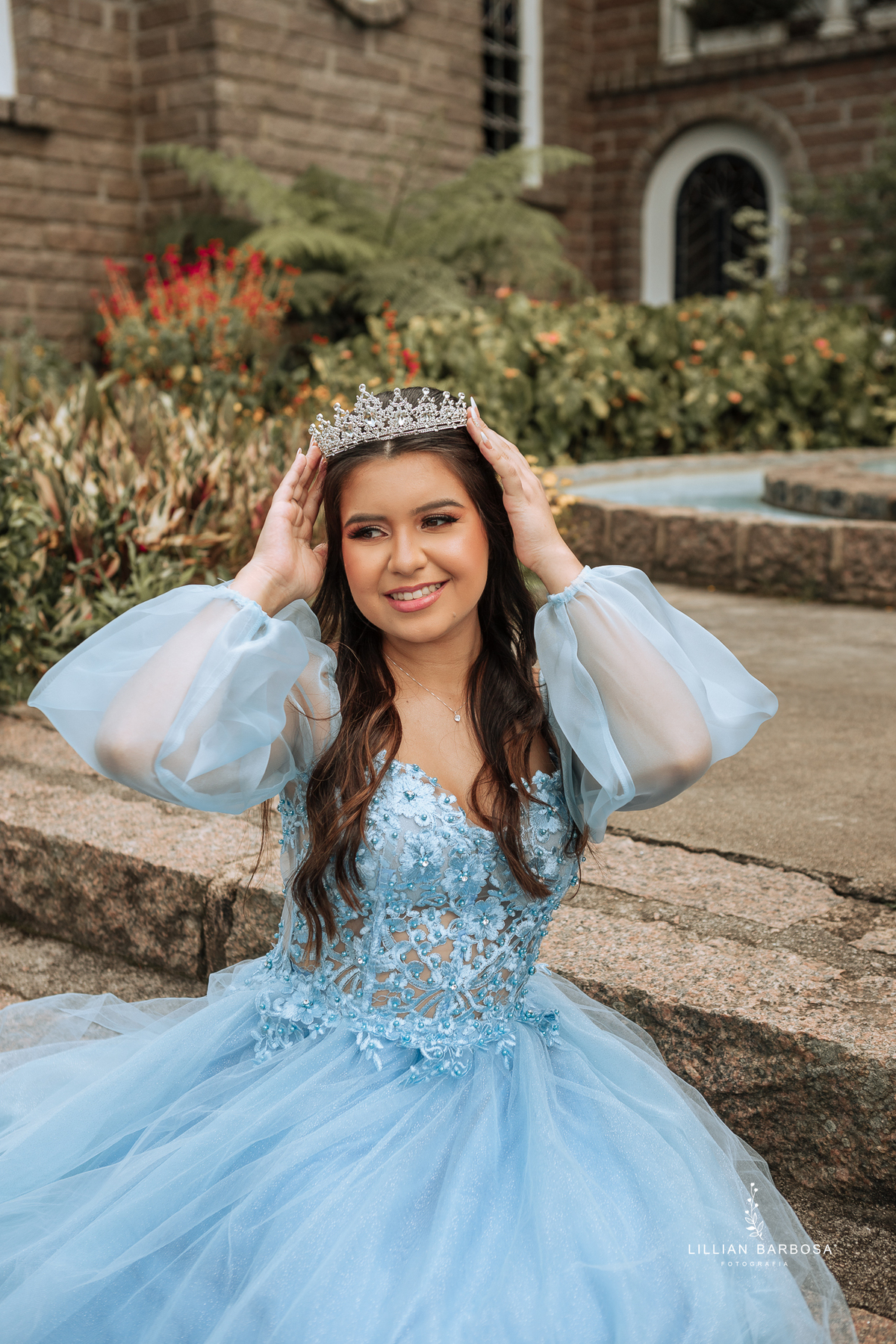 ensaio-de-quinze-anos-castelo-vestido-vermelho-Azul-bege-com-girrasoi-fotografa-de-lauro-muller-santa-catarina