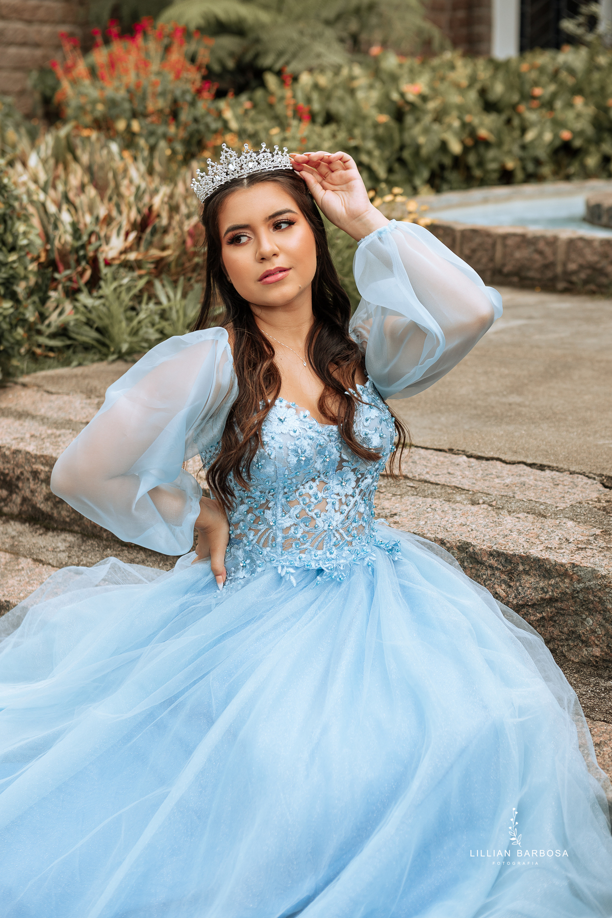 ensaio-de-quinze-anos-castelo-vestido-vermelho-Azul-bege-com-girrasoi-fotografa-de-lauro-muller-santa-catarina