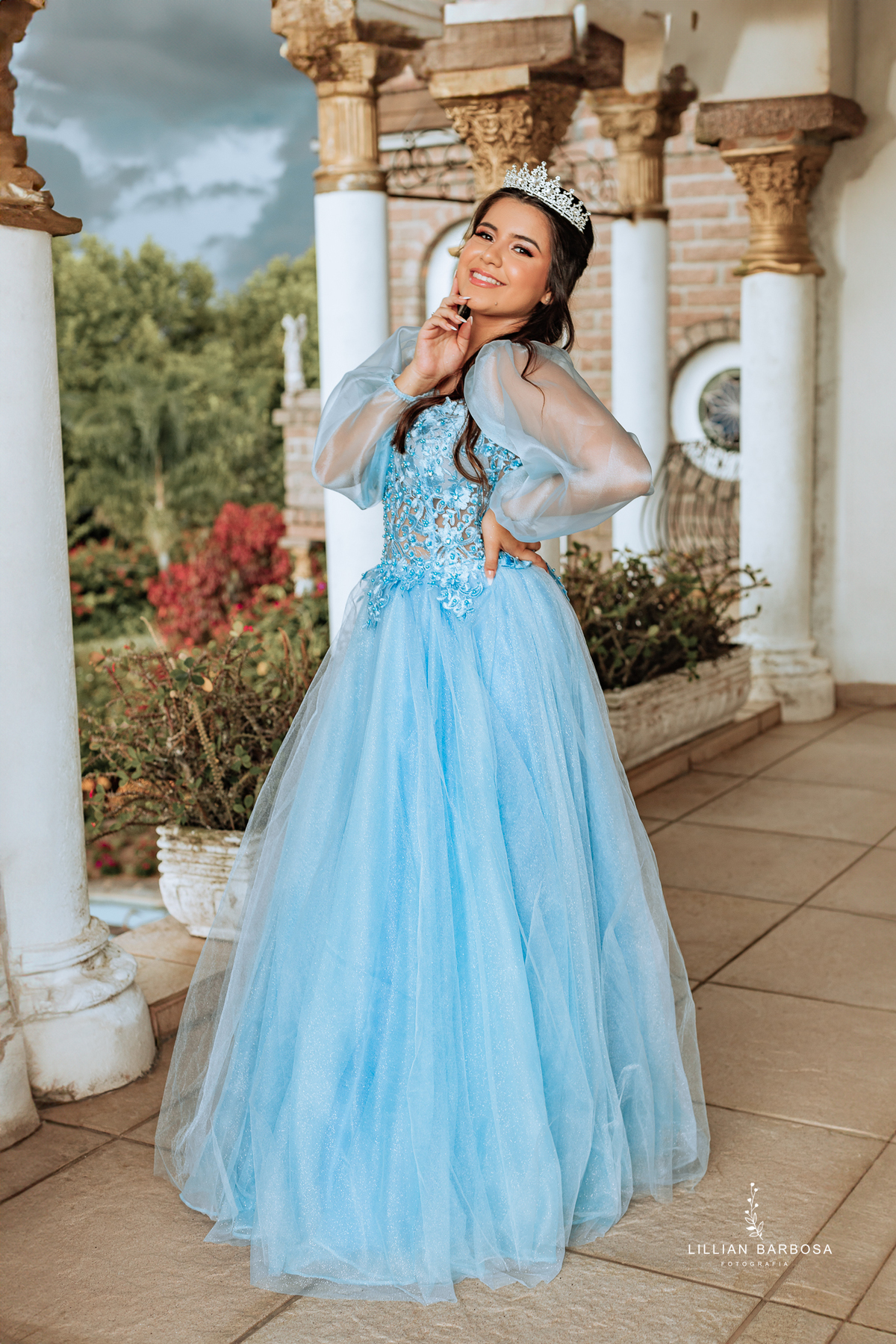 ensaio-de-quinze-anos-castelo-vestido-vermelho-Azul-bege-com-girrasoi-fotografa-de-lauro-muller-santa-catarina
