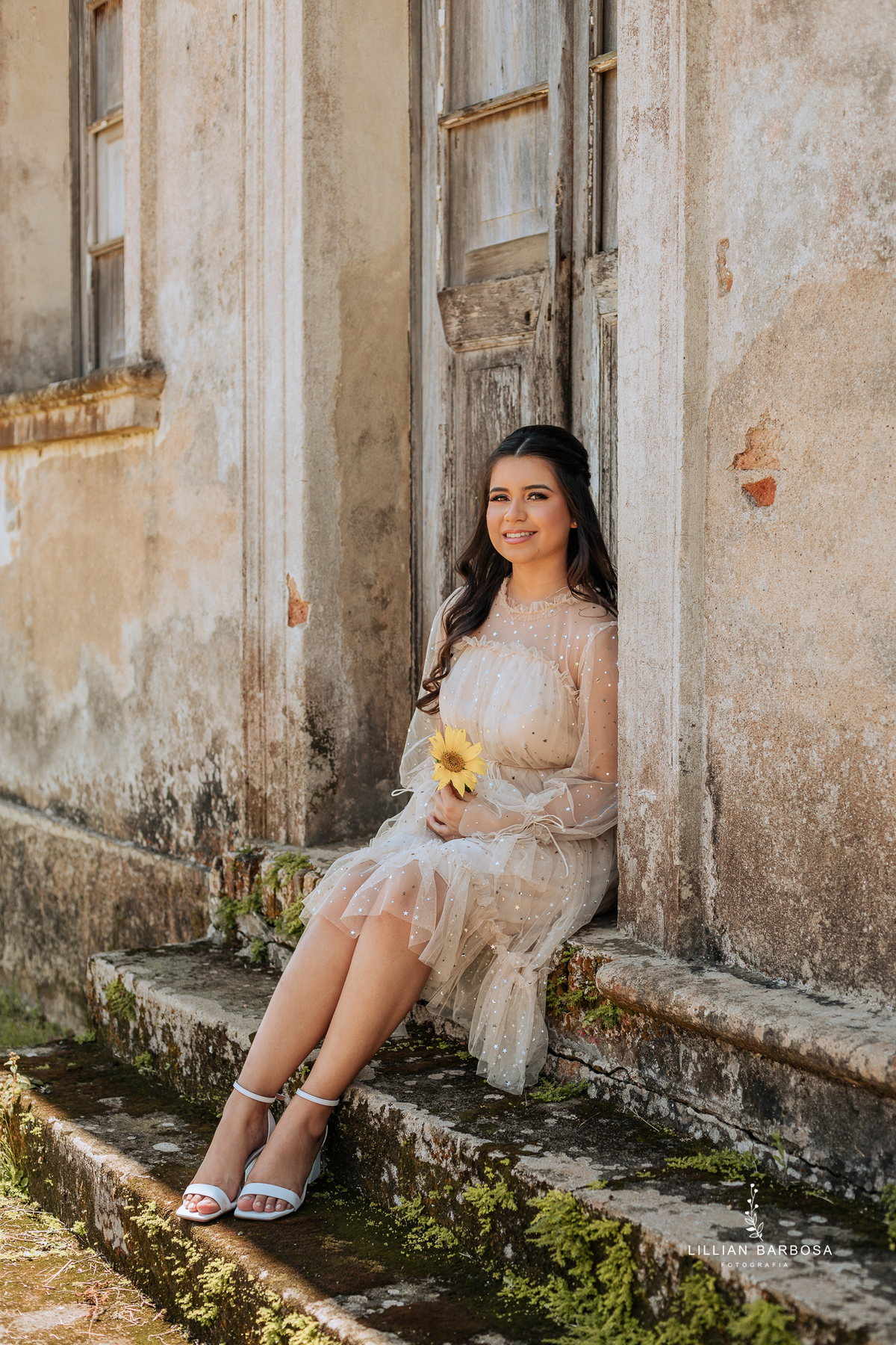 ensaio-de-quinze-anos-castelo-vestido-vermelho-Azul-bege-com-girrasoi-fotografa-de-lauro-muller-santa-catarina