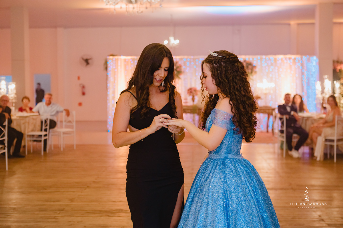 Festa-de-quinze-anos-vestido-Brilho-azul-fotografa-de-lauro-muller-santa-catarina