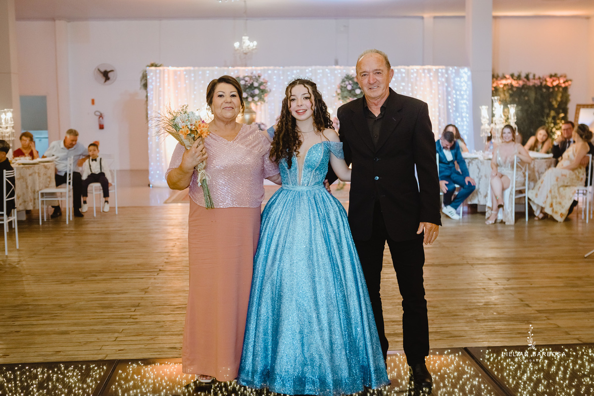 Festa-de-quinze-anos-vestido-Brilho-azul-fotografa-de-lauro-muller-santa-catarina