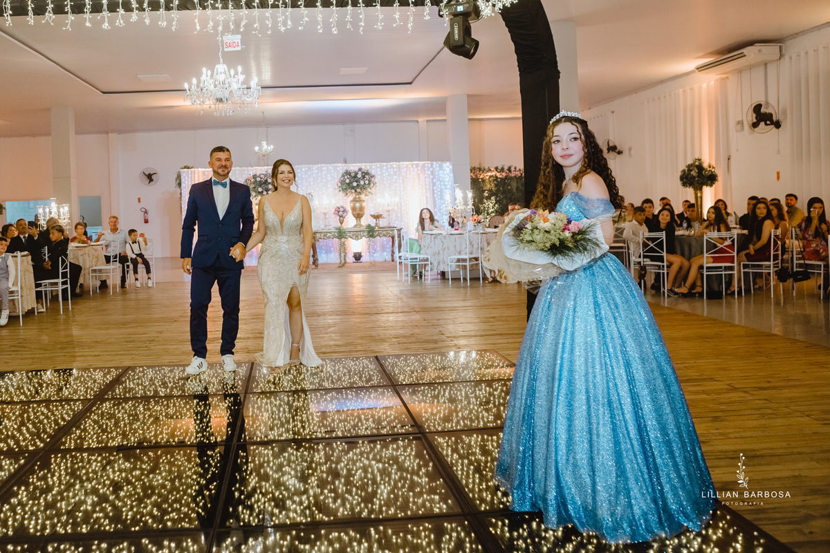 Festa-de-quinze-anos-vestido-Brilho-azul-fotografa-de-lauro-muller-santa-catarina