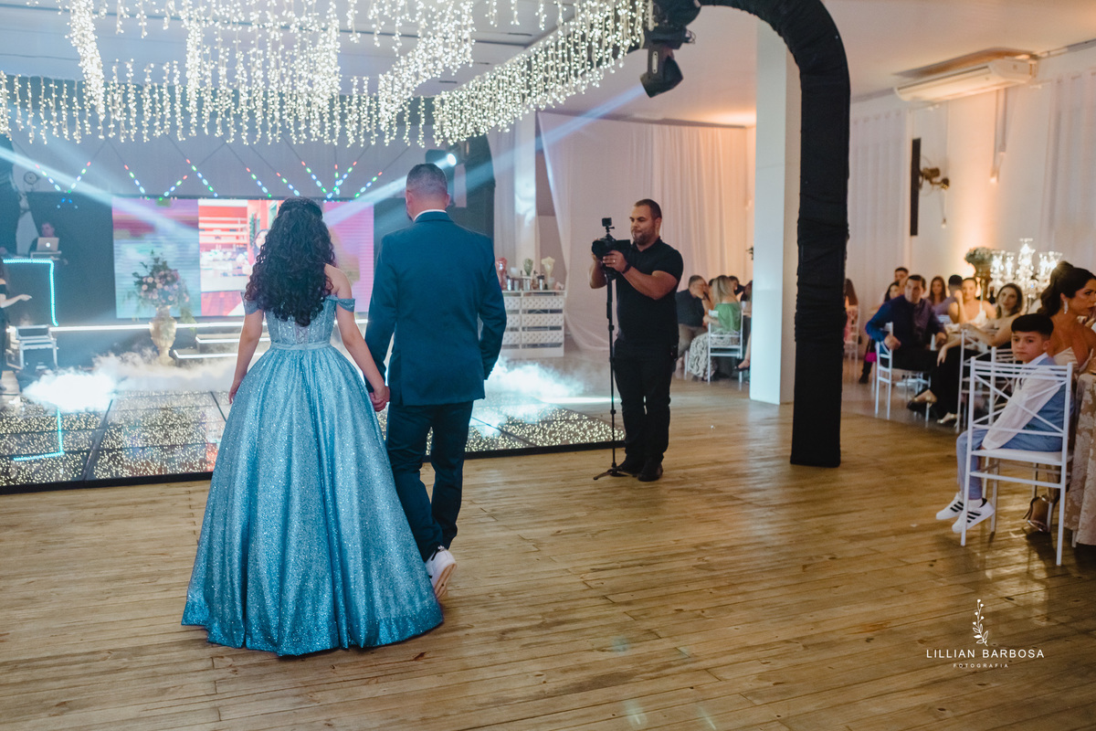 Festa-de-quinze-anos-vestido-Brilho-azul-fotografa-de-lauro-muller-santa-catarina