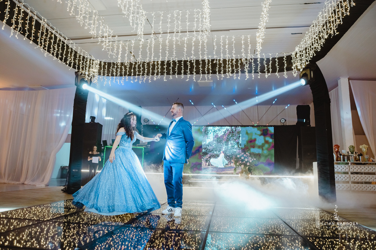 Festa-de-quinze-anos-vestido-Brilho-azul-fotografa-de-lauro-muller-santa-catarina