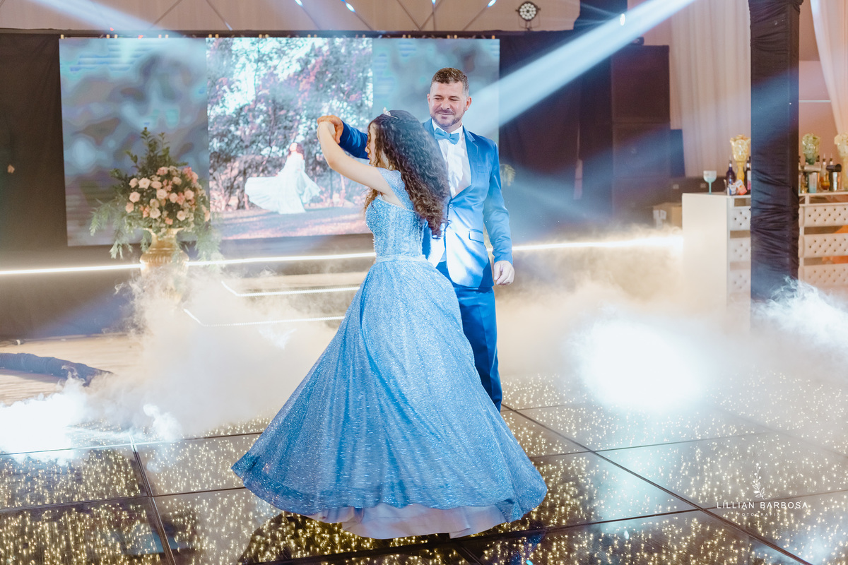 Festa-de-quinze-anos-vestido-Brilho-azul-fotografa-de-lauro-muller-santa-catarina