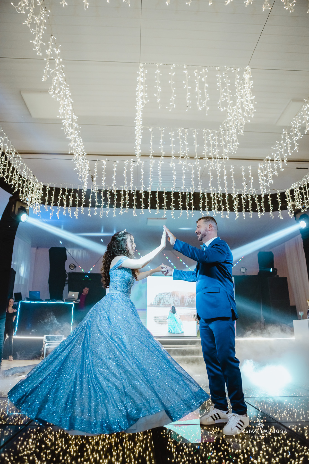 Festa-de-quinze-anos-vestido-Brilho-azul-fotografa-de-lauro-muller-santa-catarina