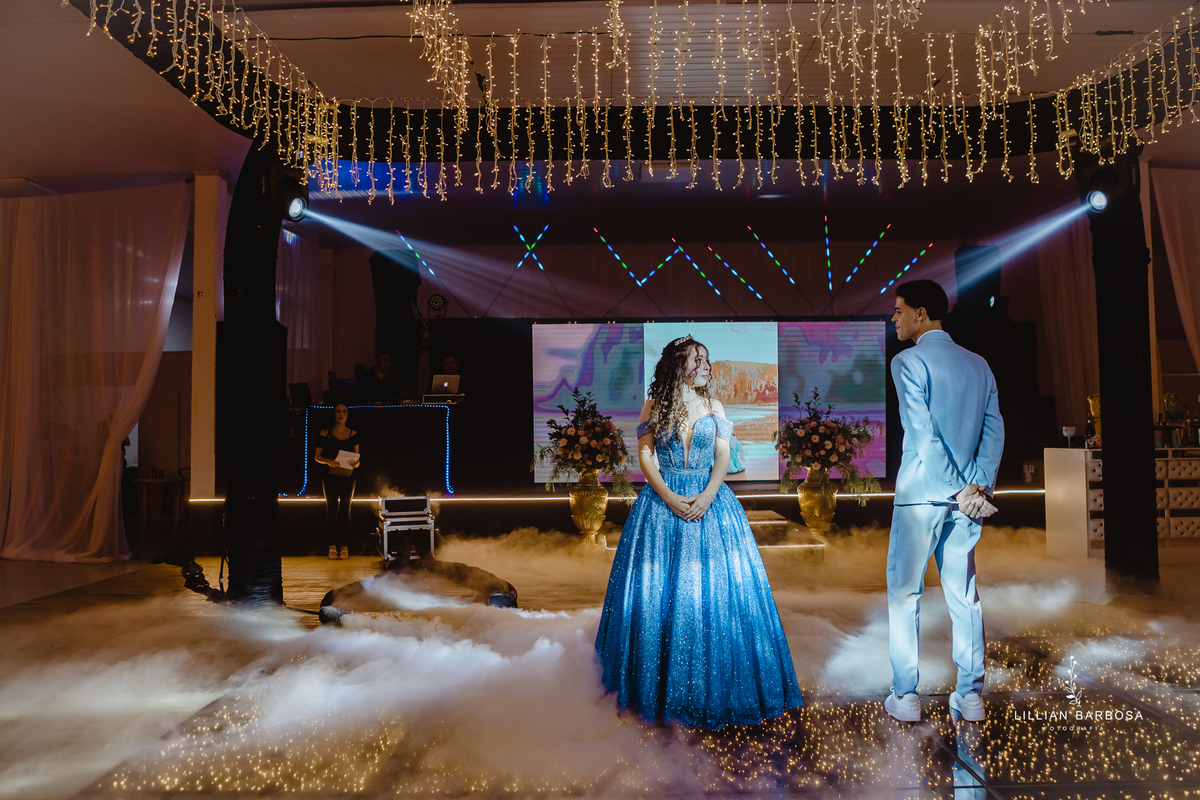 Festa-de-quinze-anos-vestido-Brilho-azul-fotografa-de-lauro-muller-santa-catarina