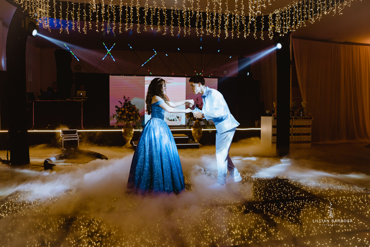 Festa-de-quinze-anos-vestido-Brilho-azul-fotografa-de-lauro-muller-santa-catarina