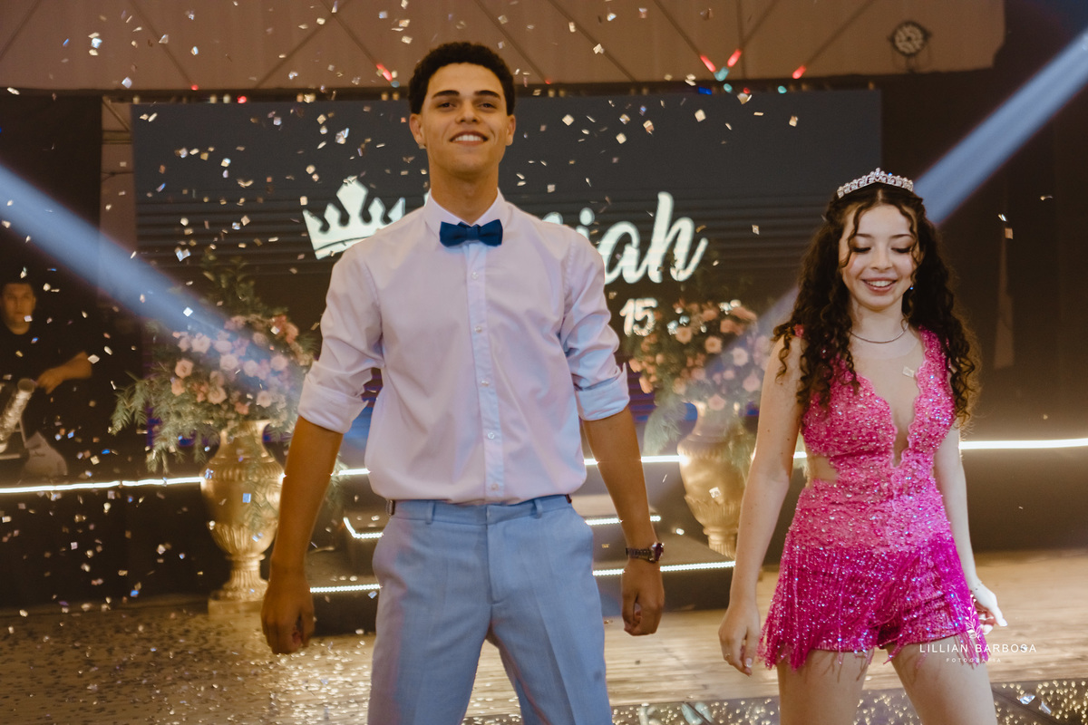 Festa-de-quinze-anos-vestido-Brilho-azul-fotografa-de-lauro-muller-santa-catarina