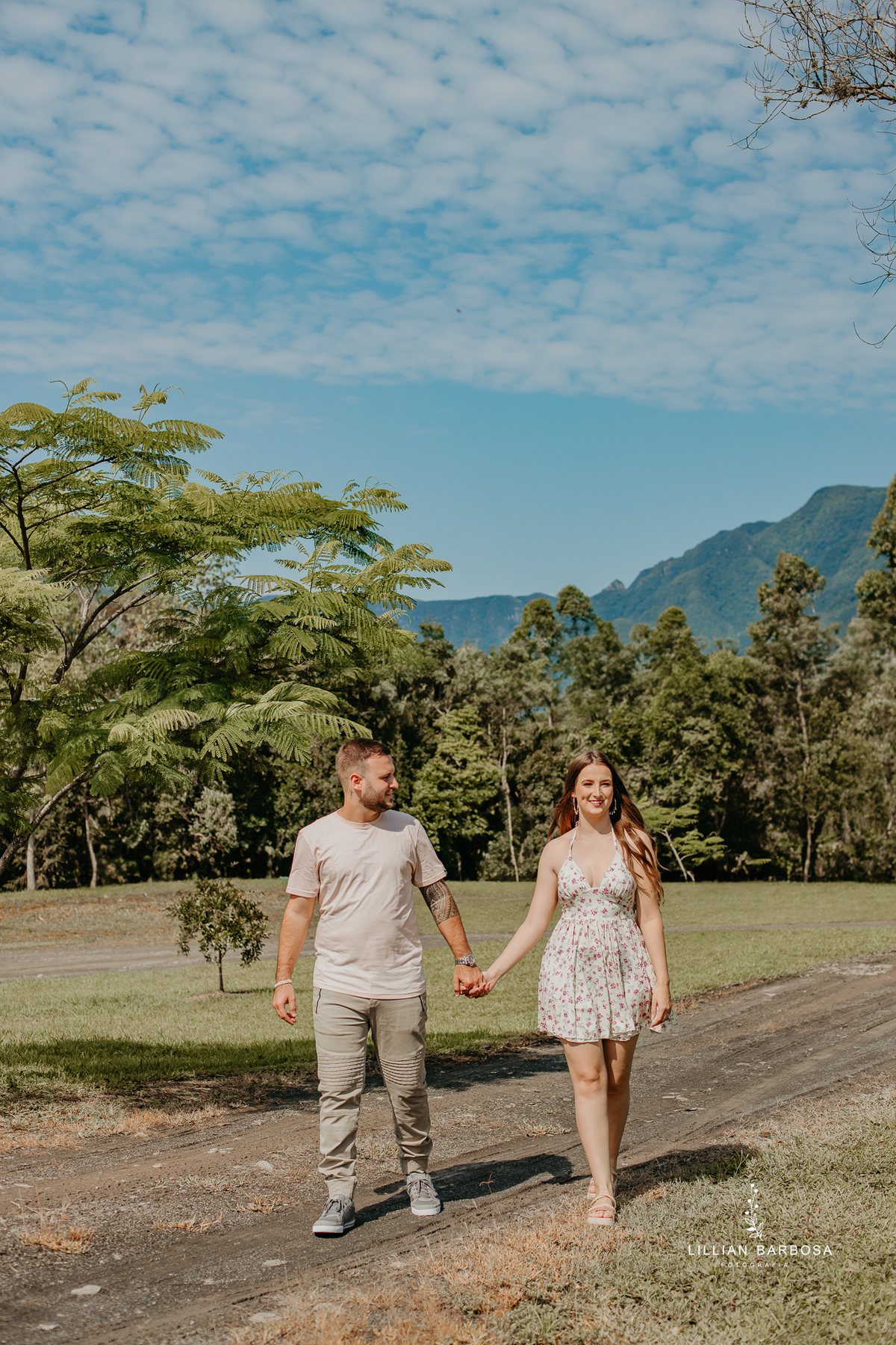 ensaio-de-casal-pousada-costao-da-serra-vestido-Vermelho-preto-piscina-fotografa-de-lauro-muller-santa-catarina 